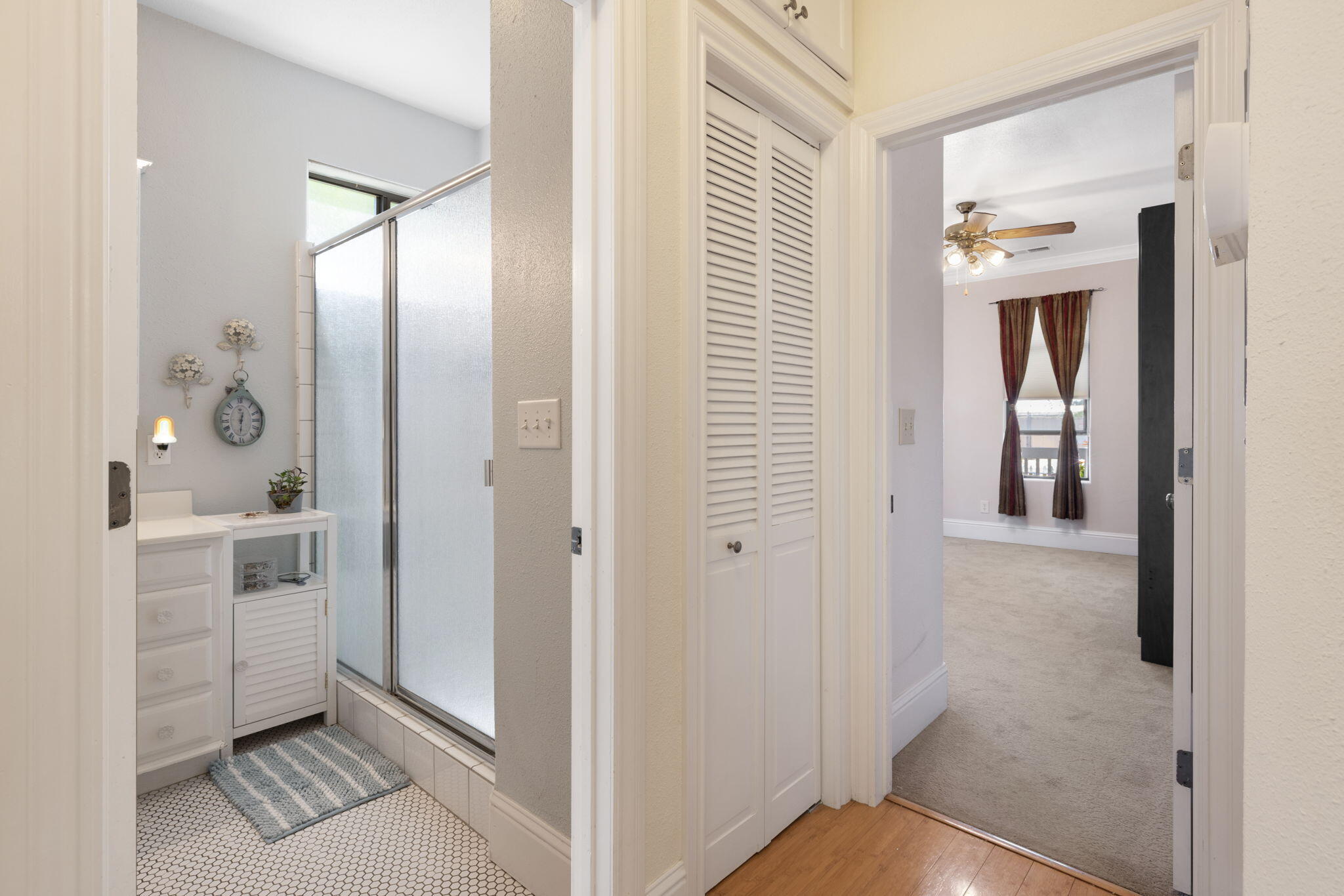 303 N E St, Exeter, CA 93221