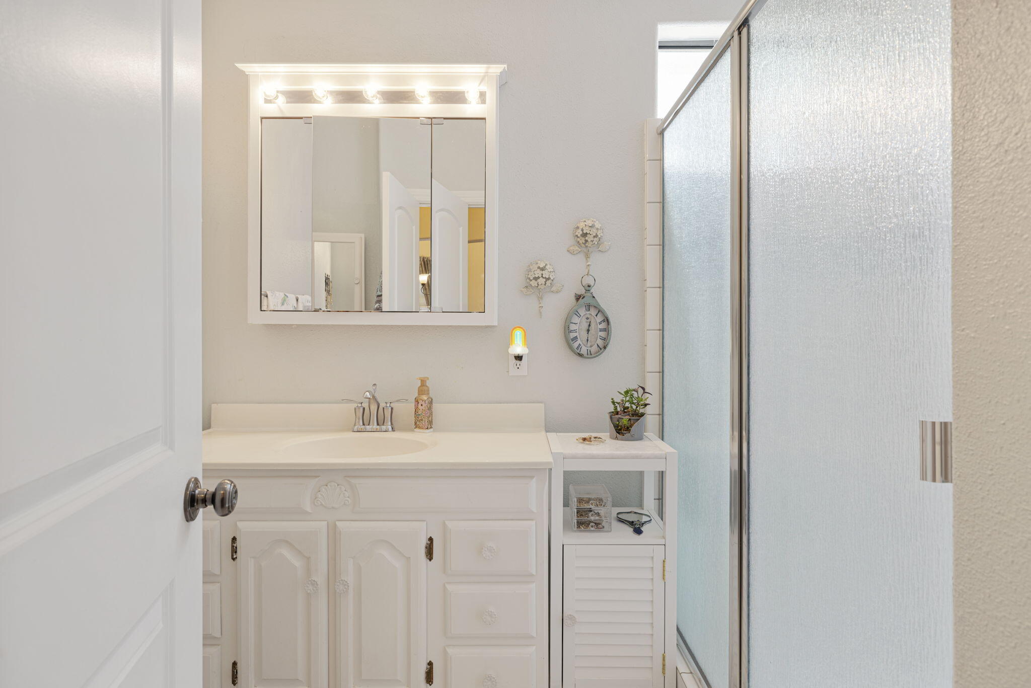 303 N E St, Exeter, CA 93221