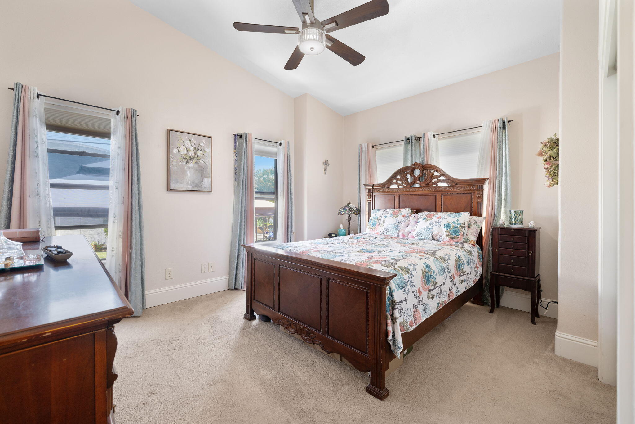 303 N E St, Exeter, CA 93221