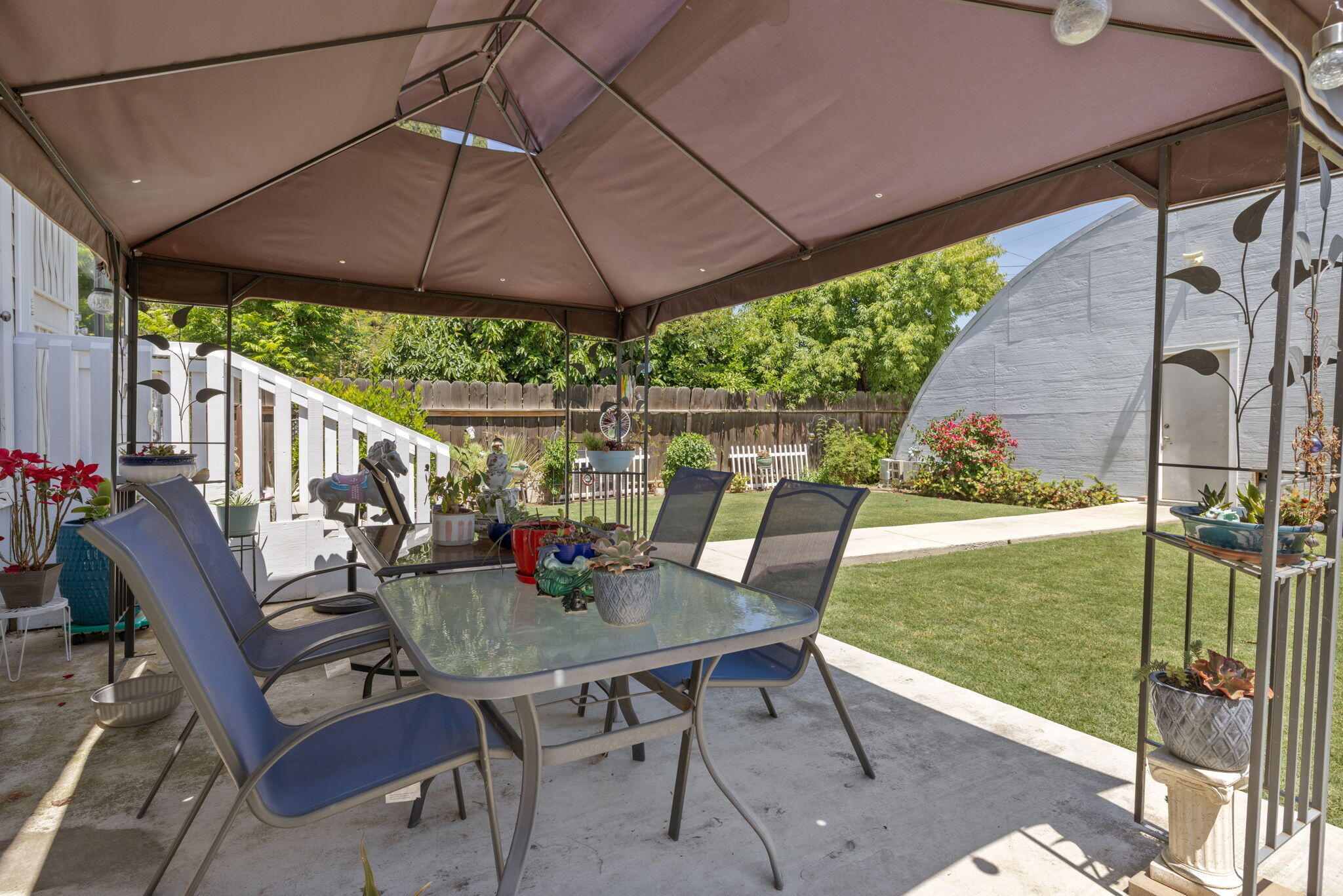 303 N E St, Exeter, CA 93221