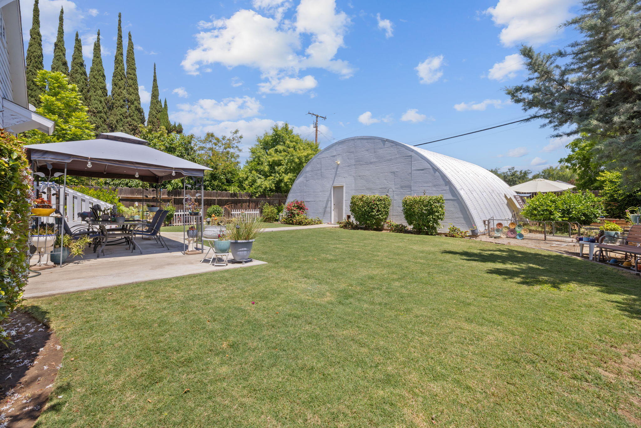 303 N E St, Exeter, CA 93221