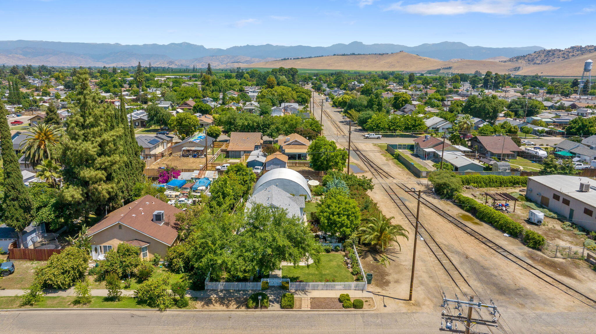 303 N E St, Exeter, CA 93221