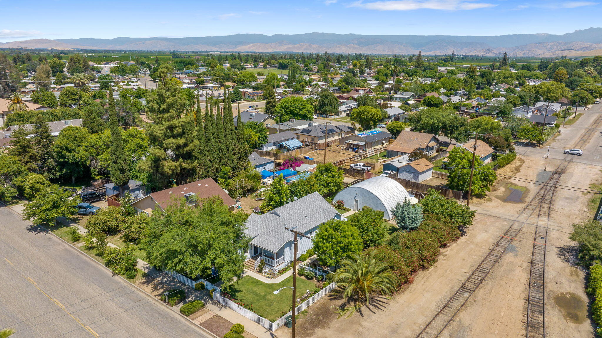 303 N E St, Exeter, CA 93221