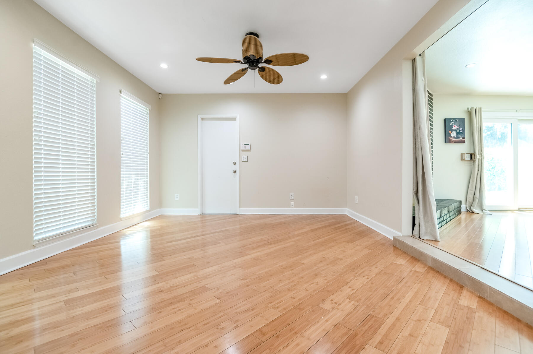 3137 S West St, Visalia, CA 93277