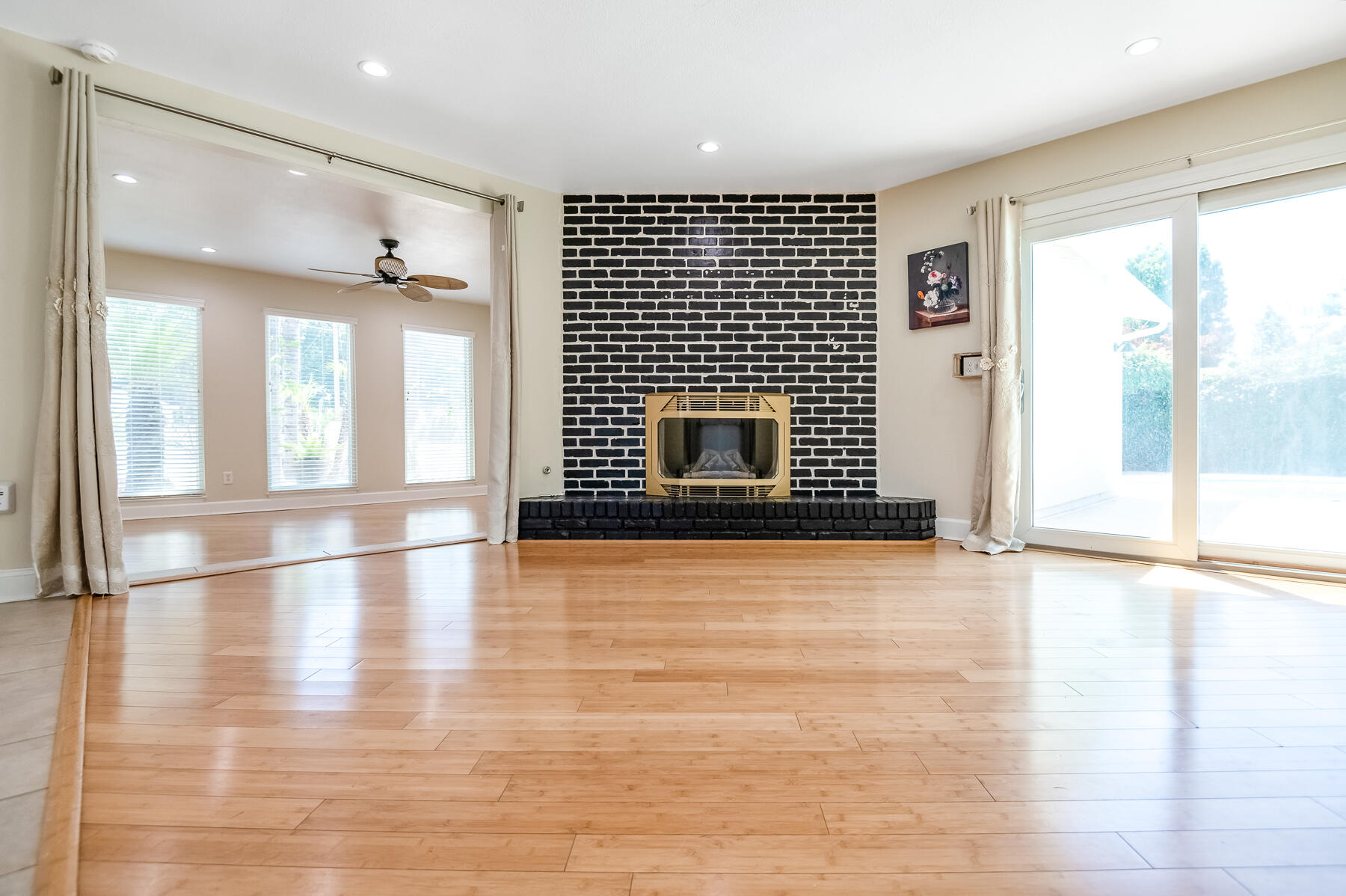 3137 S West St, Visalia, CA 93277