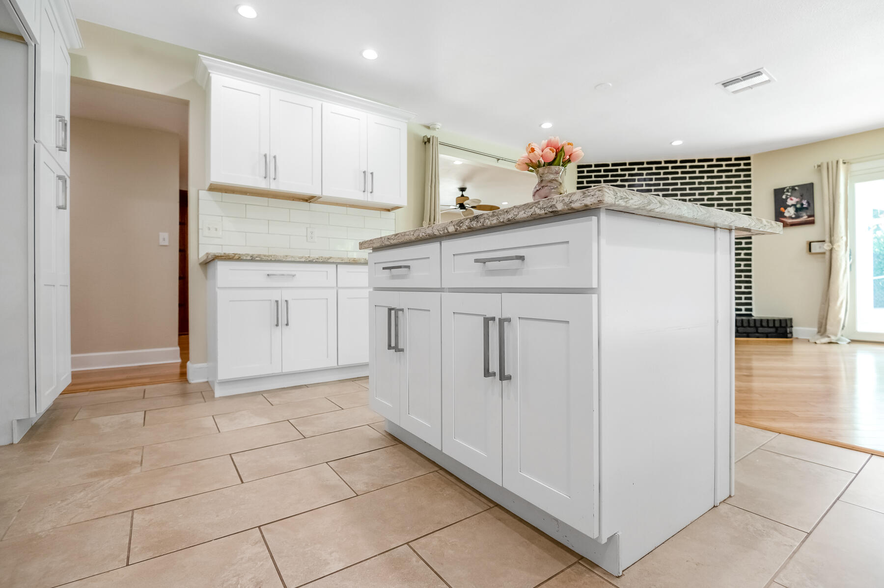 3137 S West St, Visalia, CA 93277