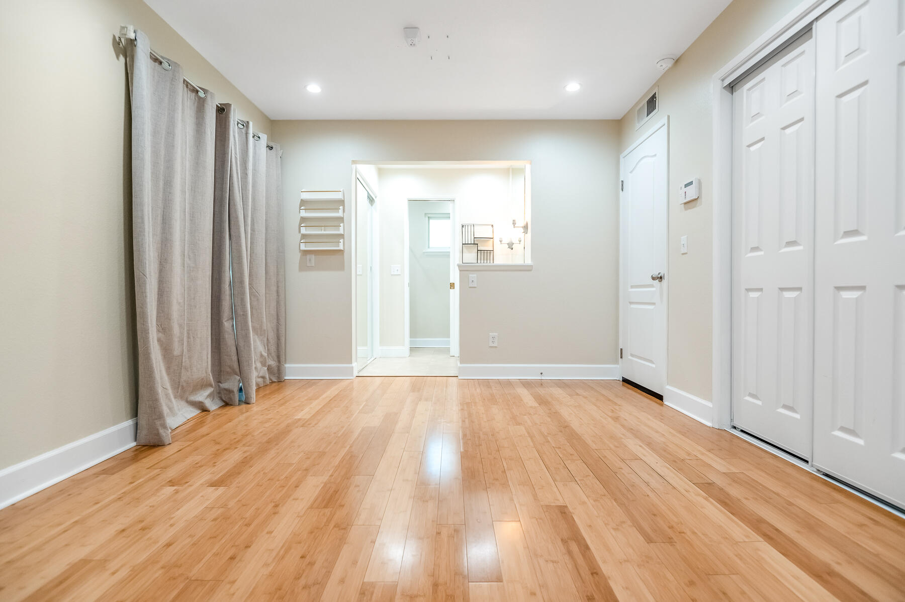 3137 S West St, Visalia, CA 93277