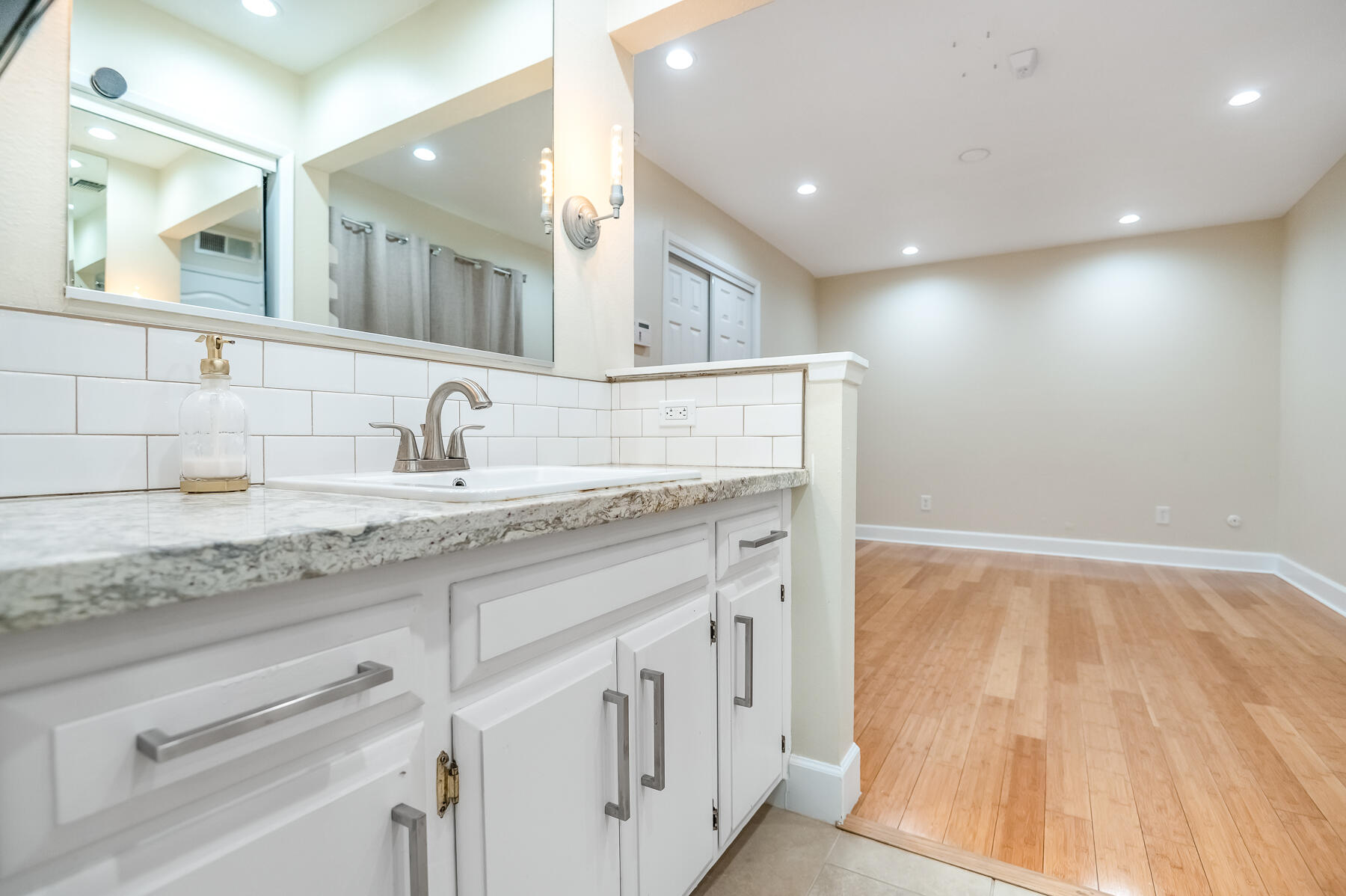 3137 S West St, Visalia, CA 93277
