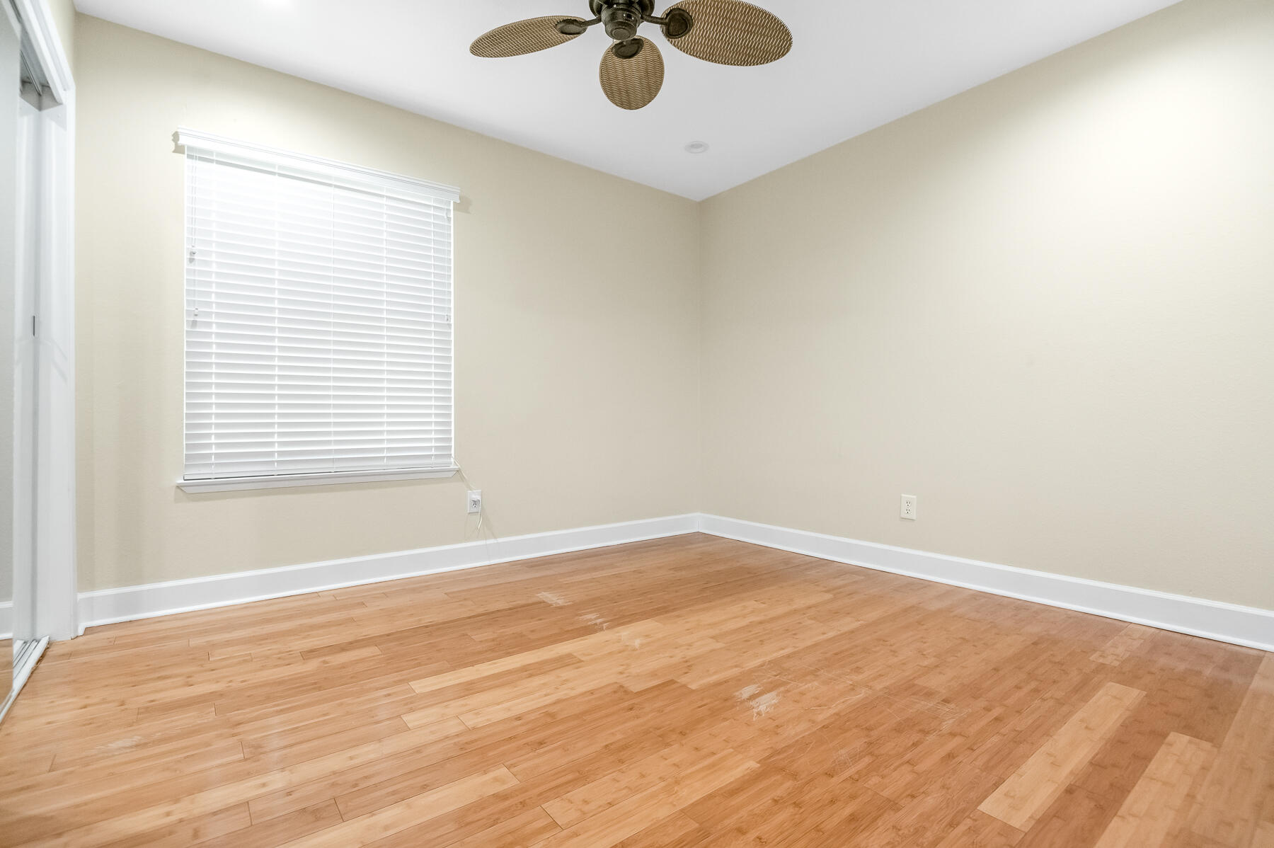 3137 S West St, Visalia, CA 93277