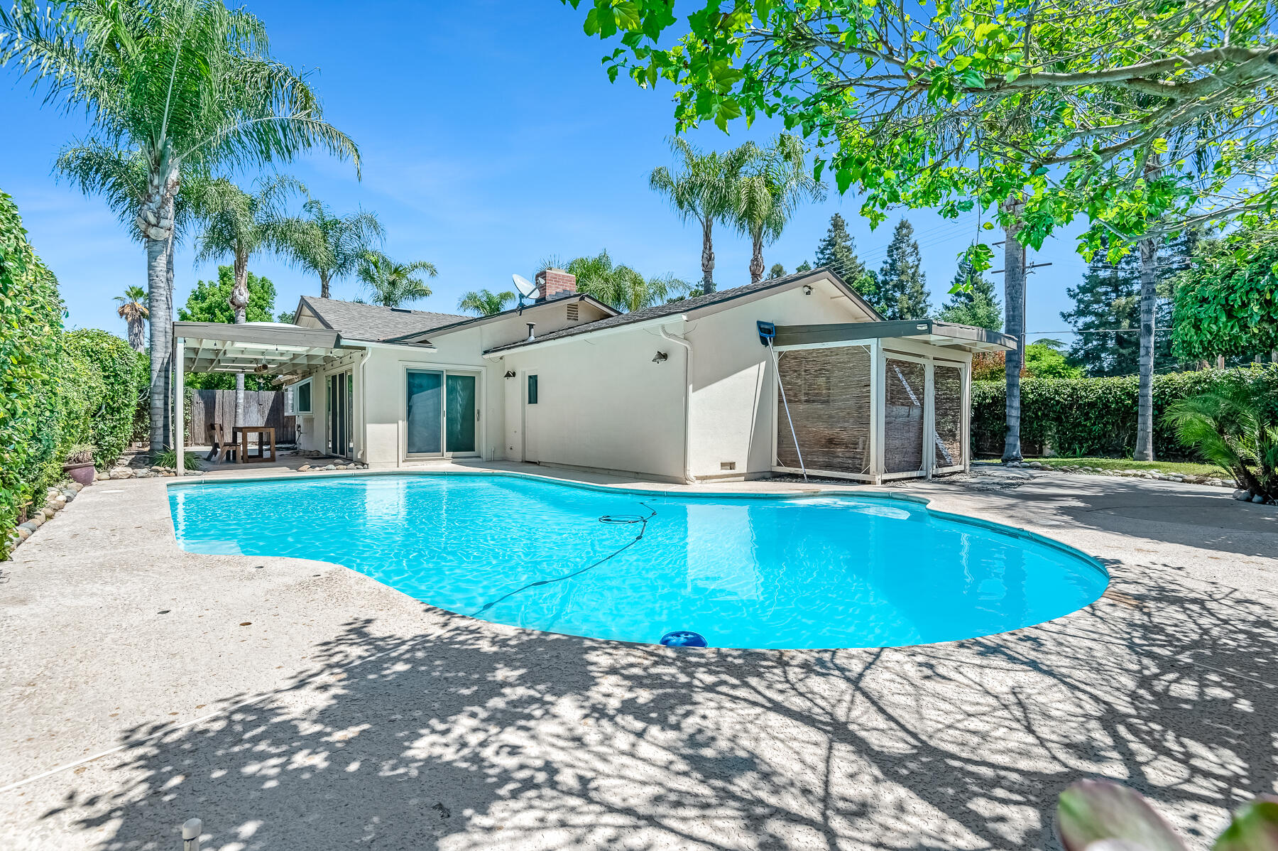 3137 S West St, Visalia, CA 93277