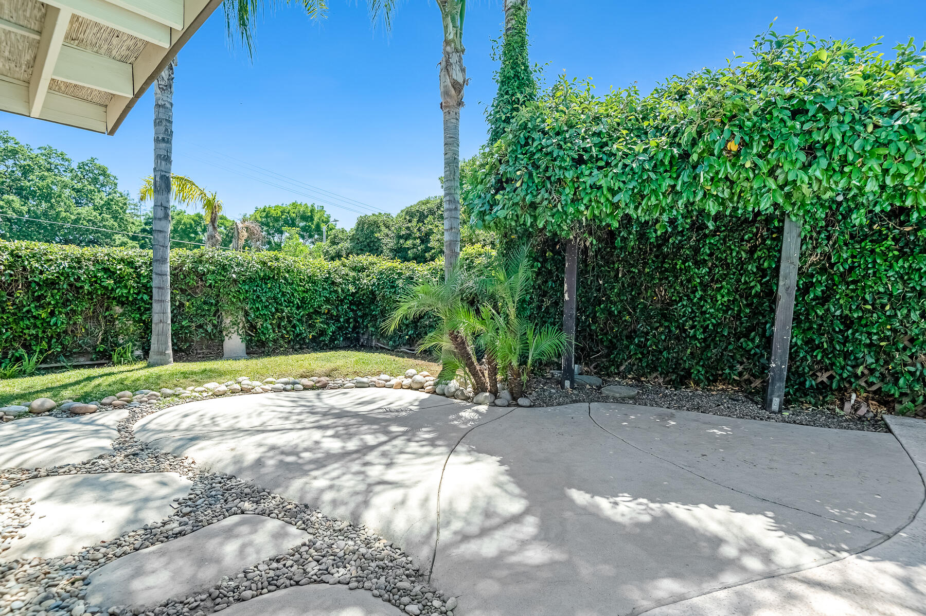 3137 S West St, Visalia, CA 93277