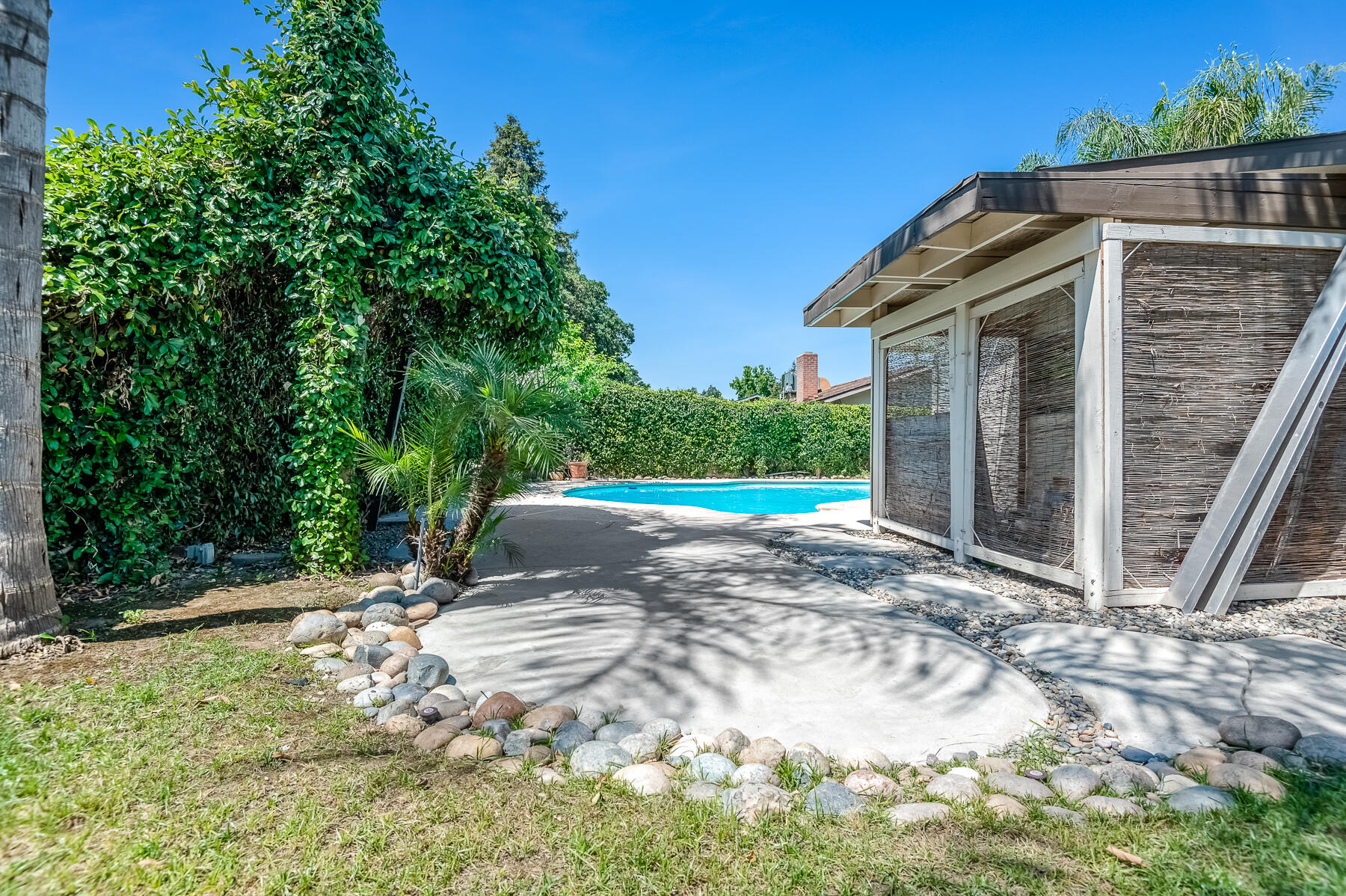 3137 S West St, Visalia, CA 93277
