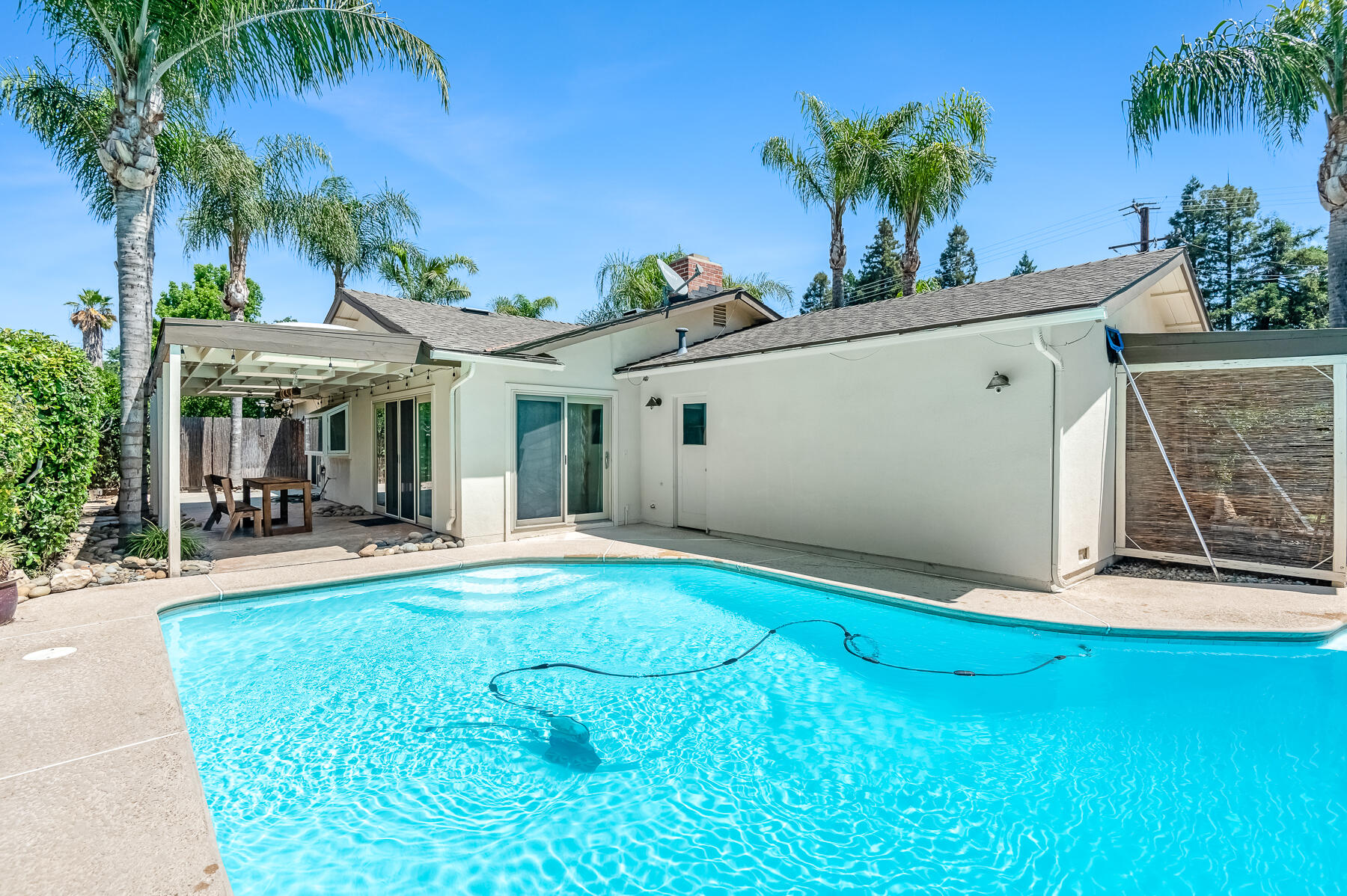 3137 S West St, Visalia, CA 93277