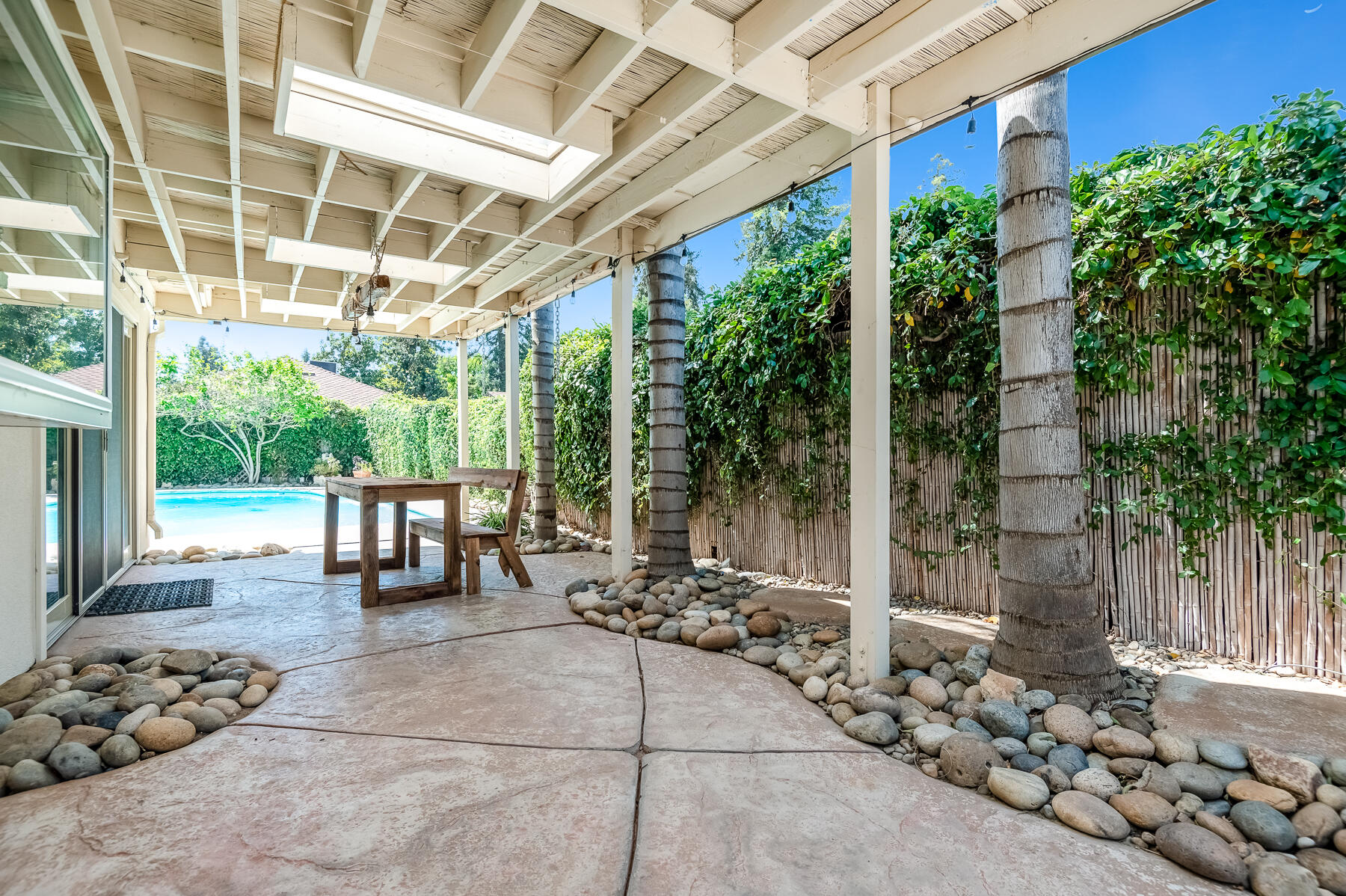 3137 S West St, Visalia, CA 93277