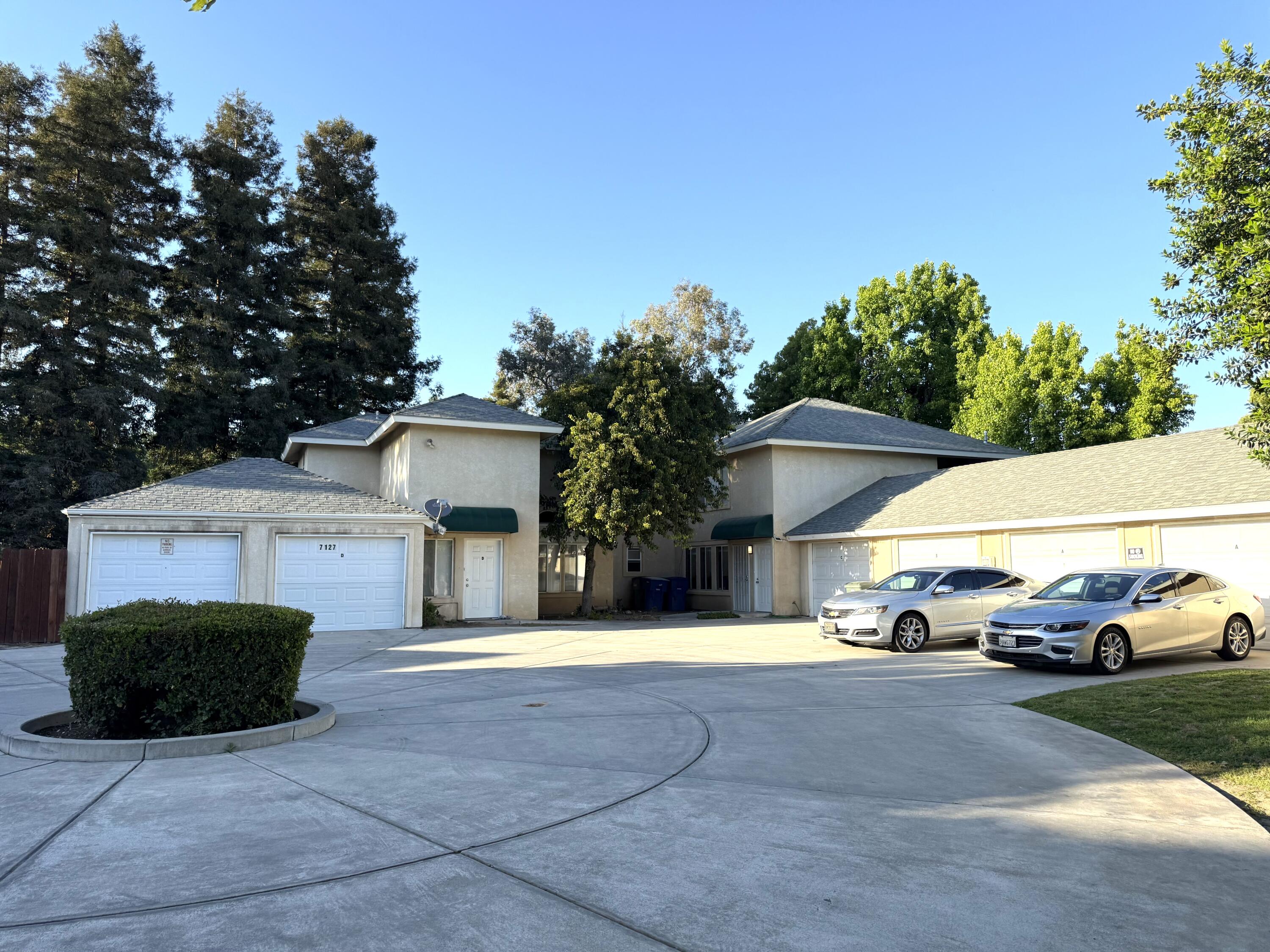 7127 N Antioch Ave, Fresno, CA 93722