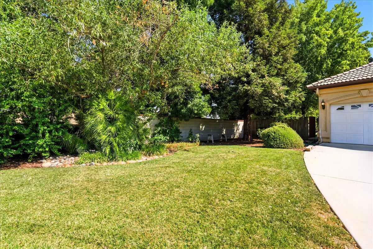 1189 E Fairhaven Ct, Porterville, CA 93257