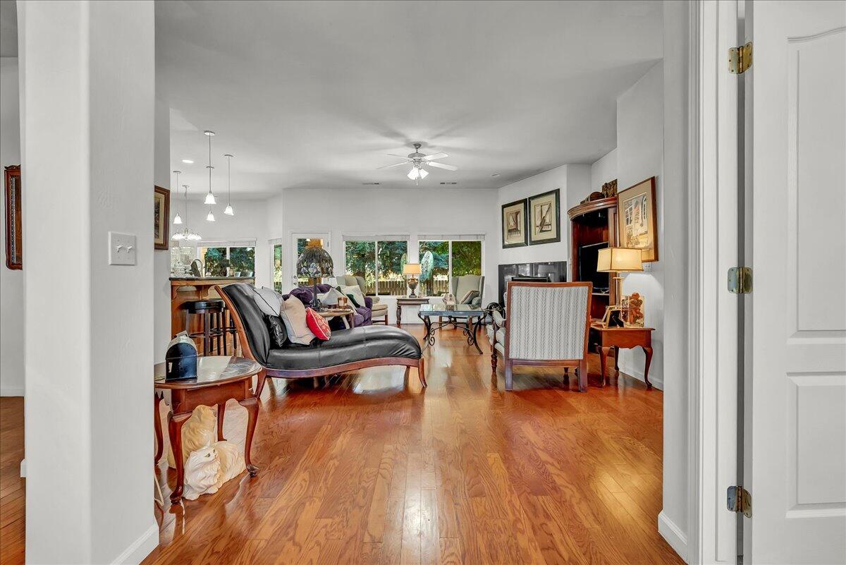 1189 E Fairhaven Ct, Porterville, CA 93257