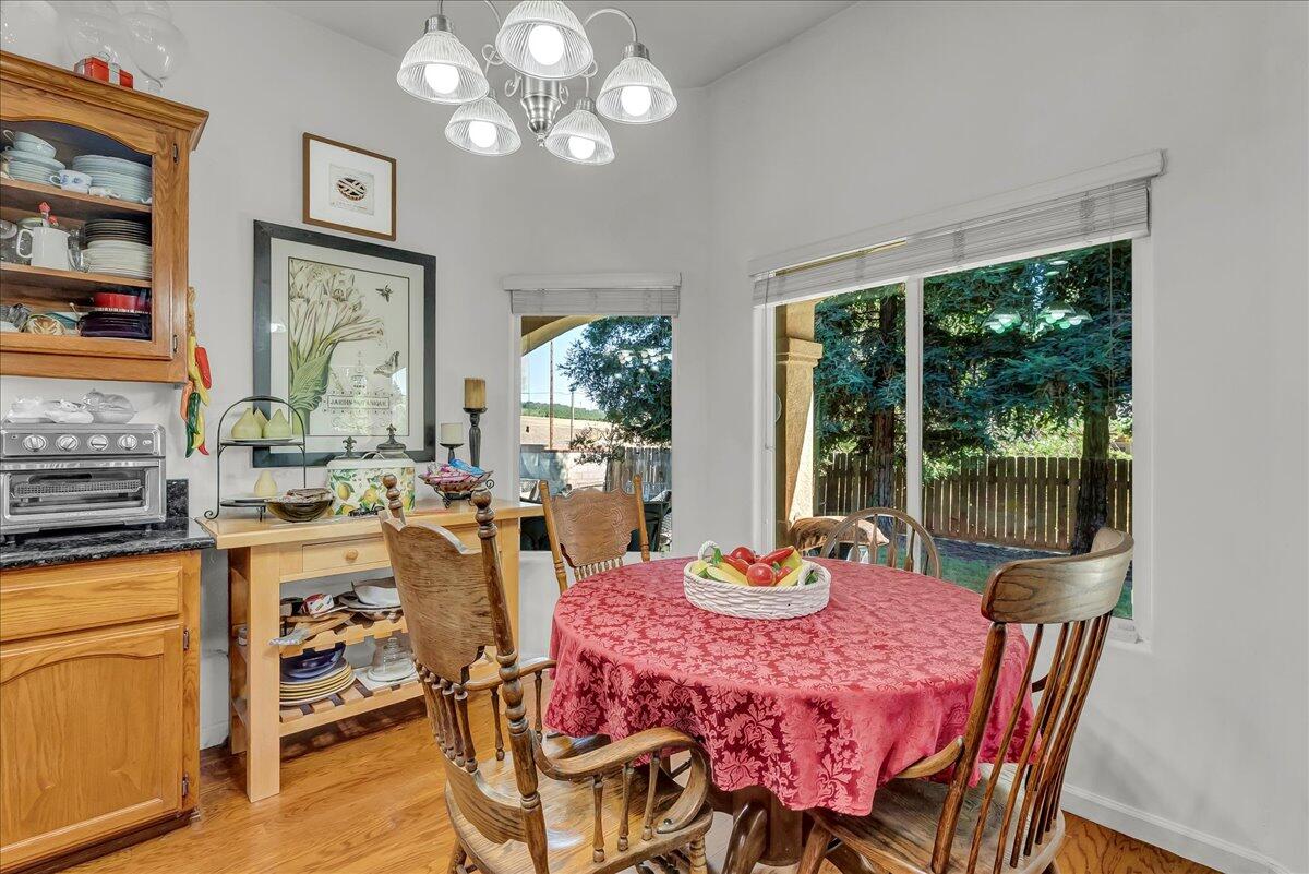 1189 E Fairhaven Ct, Porterville, CA 93257