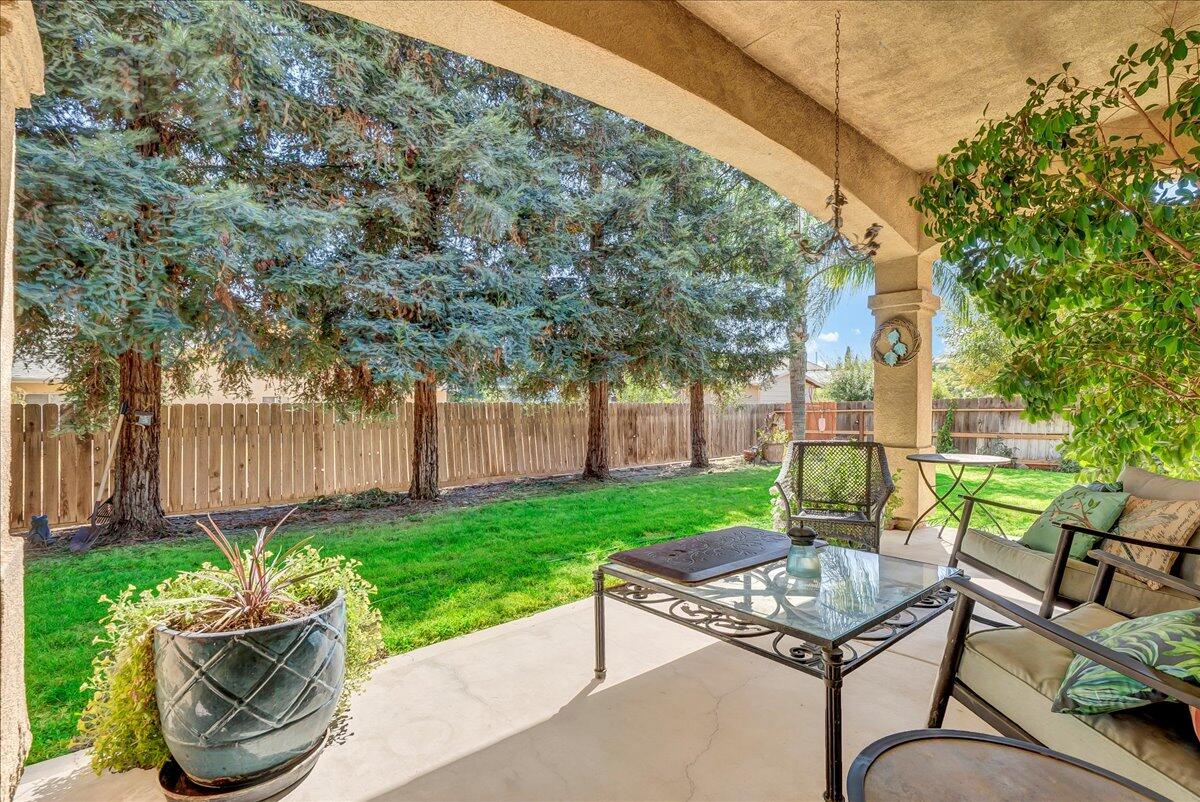 1189 E Fairhaven Ct, Porterville, CA 93257