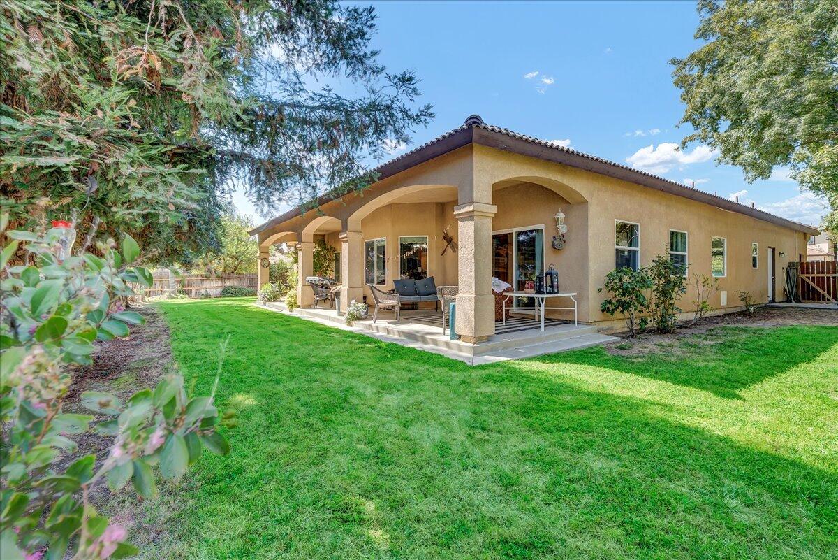 1189 E Fairhaven Ct, Porterville, CA 93257