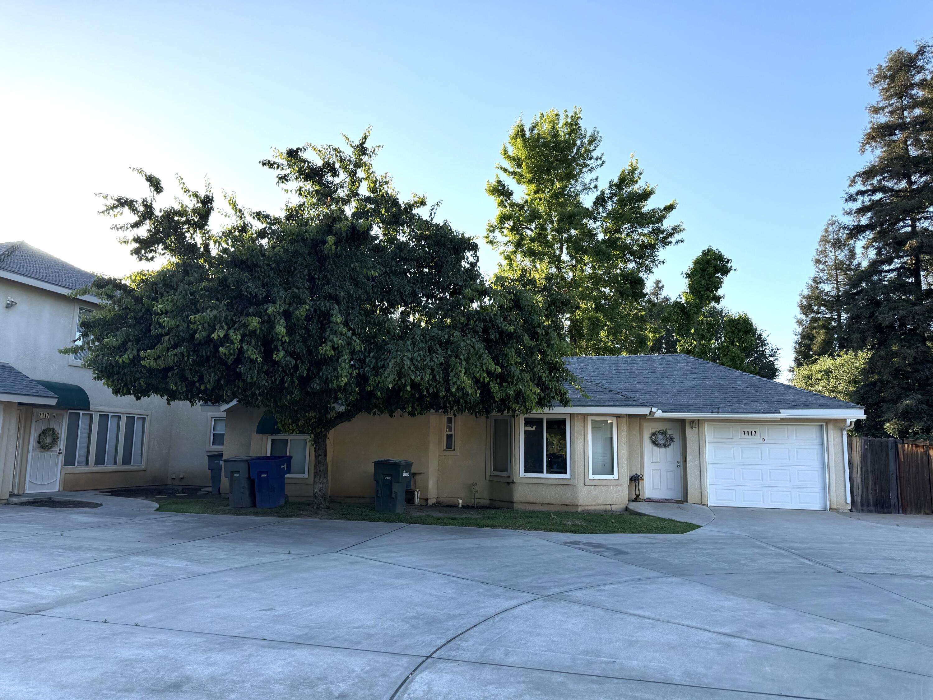 7117 N Antioch Ave, Fresno, CA 93722