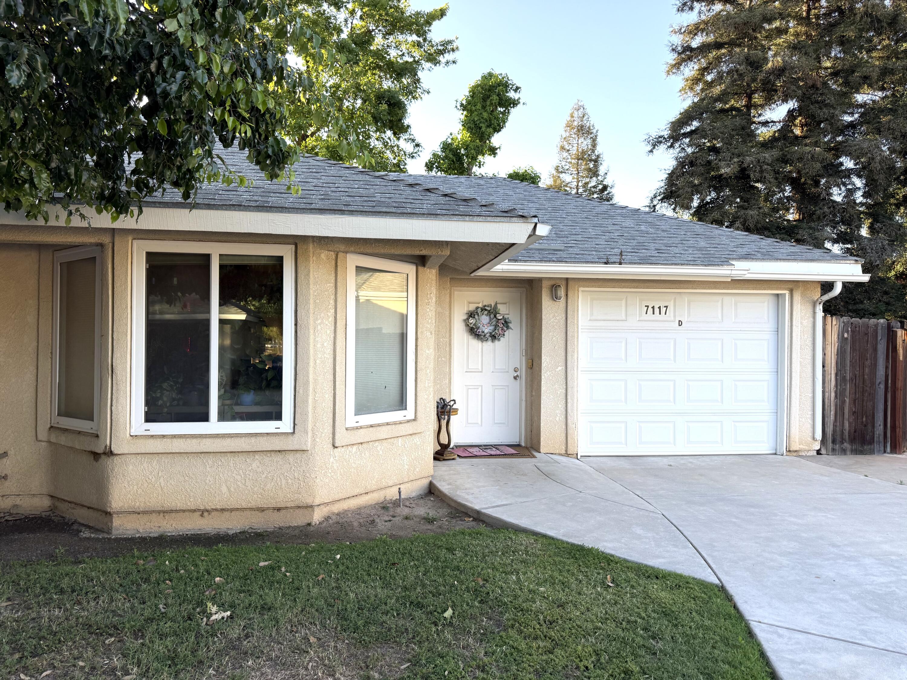7117 N Antioch Ave, Fresno, CA 93722