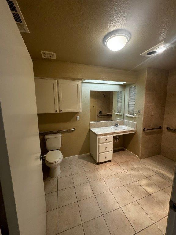 7117 N Antioch Ave, Fresno, CA 93722