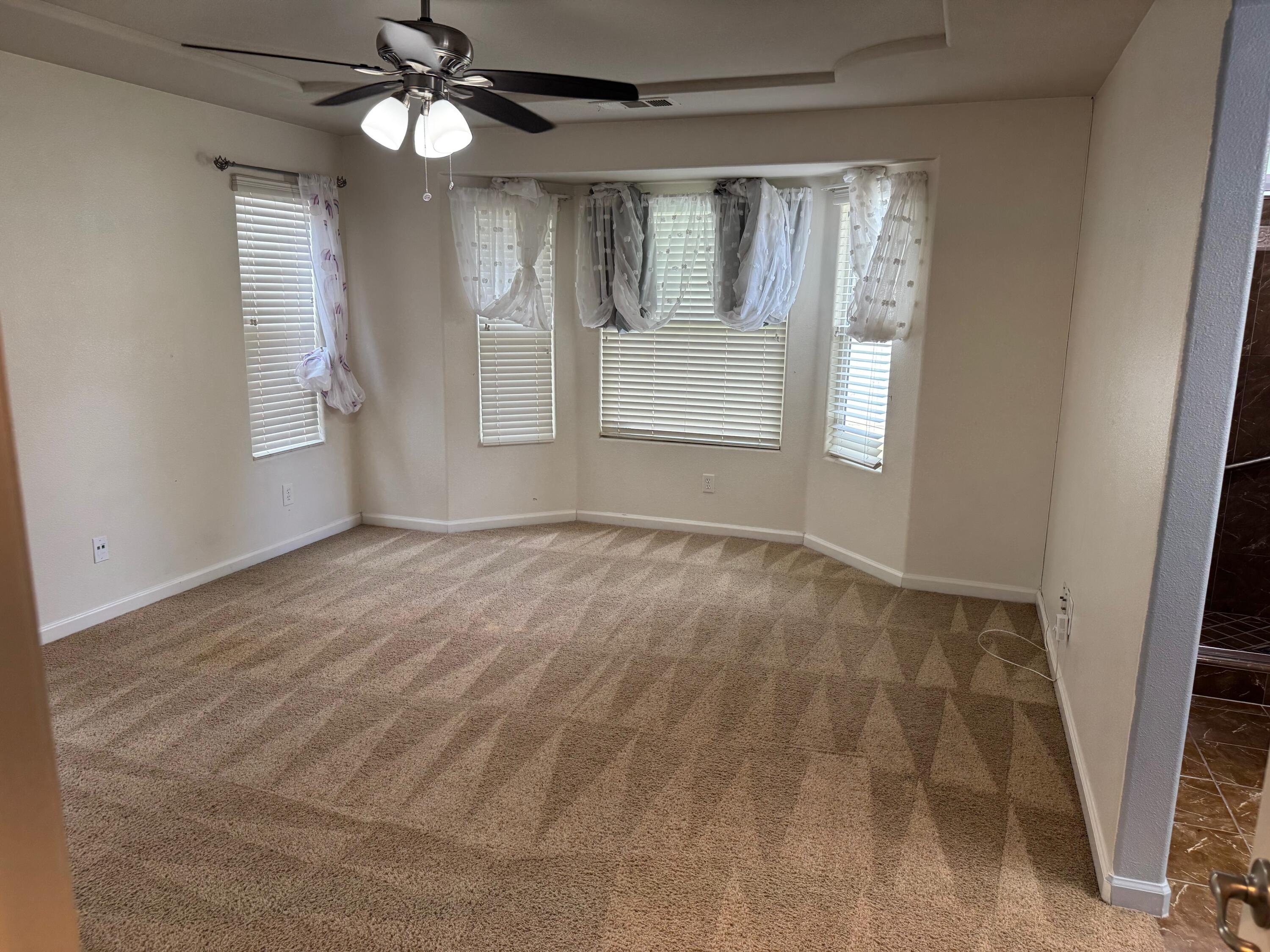 1960 E NE Sandalwood Ave, Tulare, CA 93274