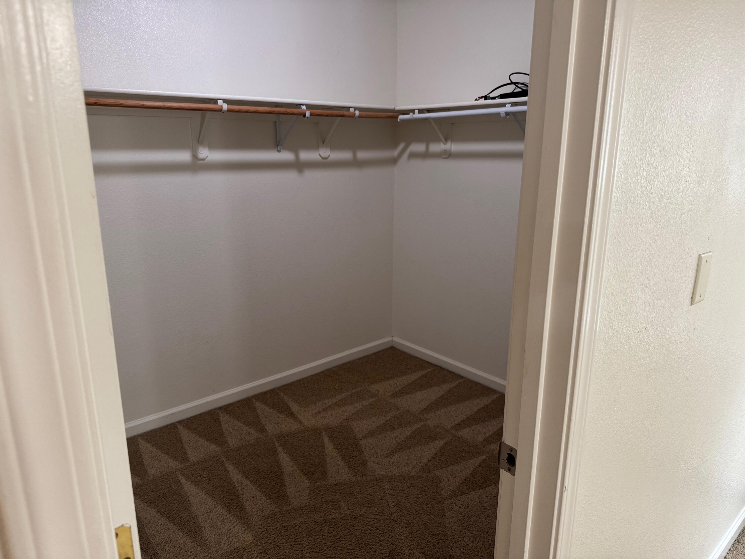 1960 E NE Sandalwood Ave, Tulare, CA 93274