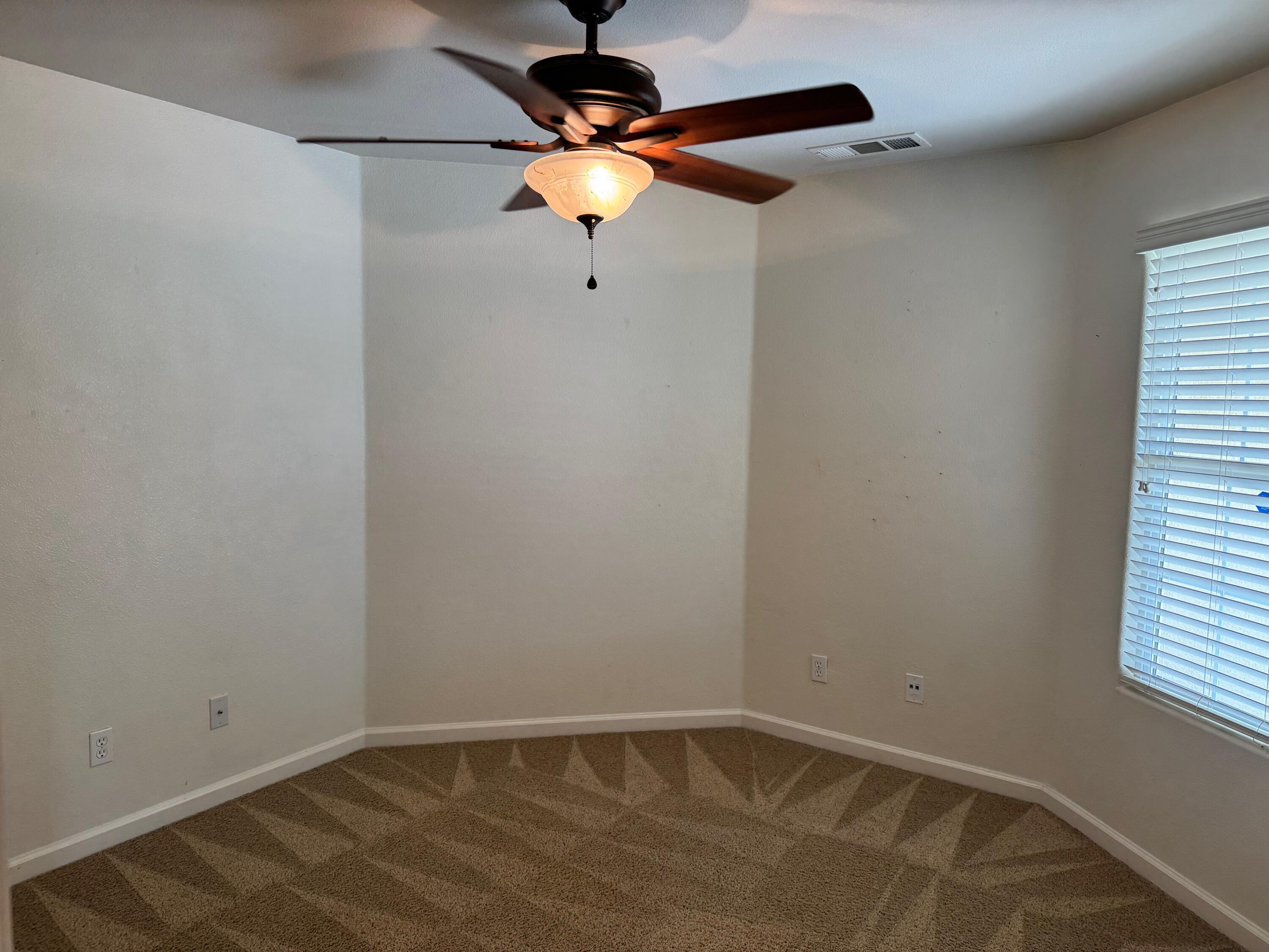 1960 E NE Sandalwood Ave, Tulare, CA 93274