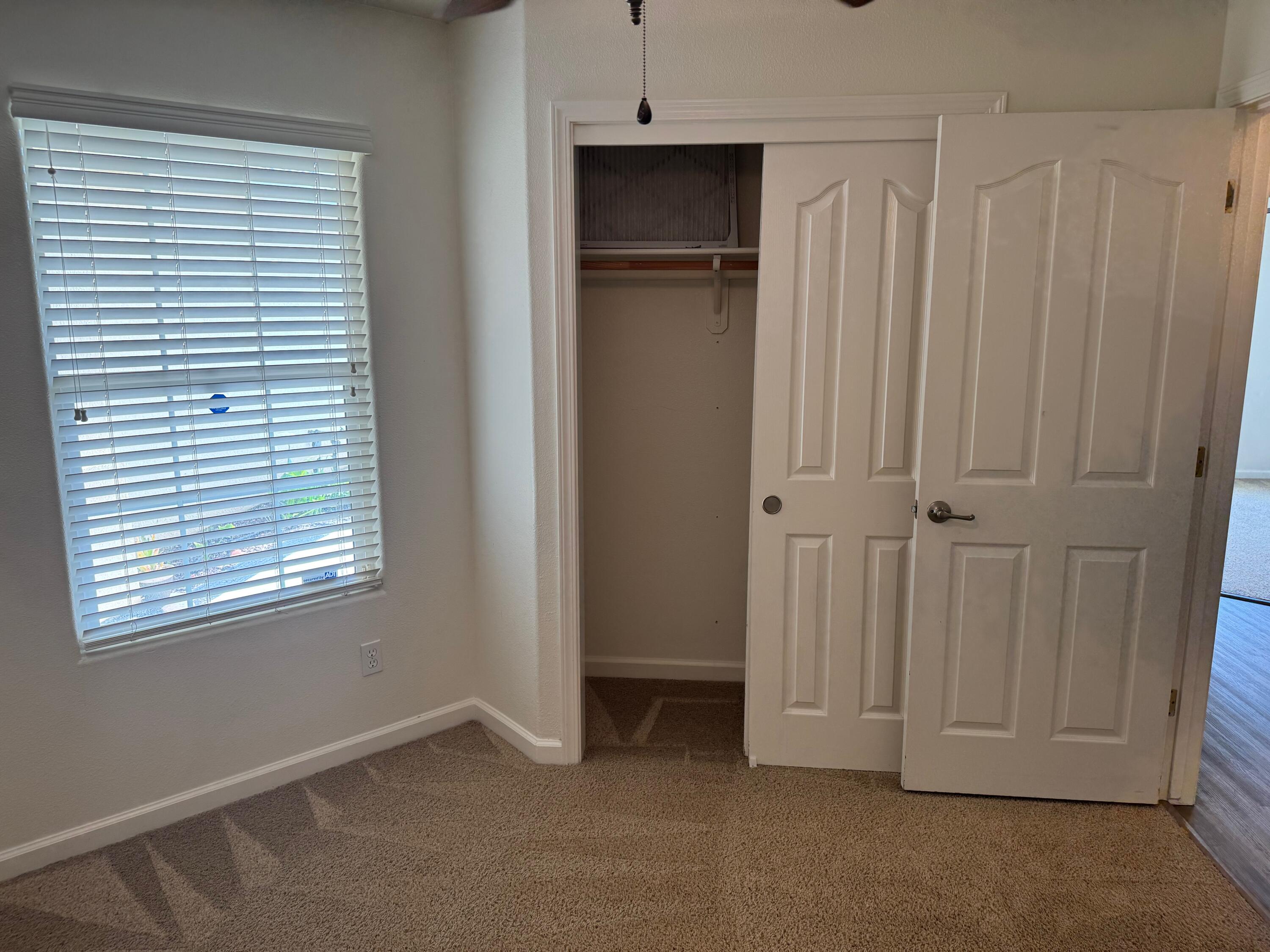 1960 E NE Sandalwood Ave, Tulare, CA 93274