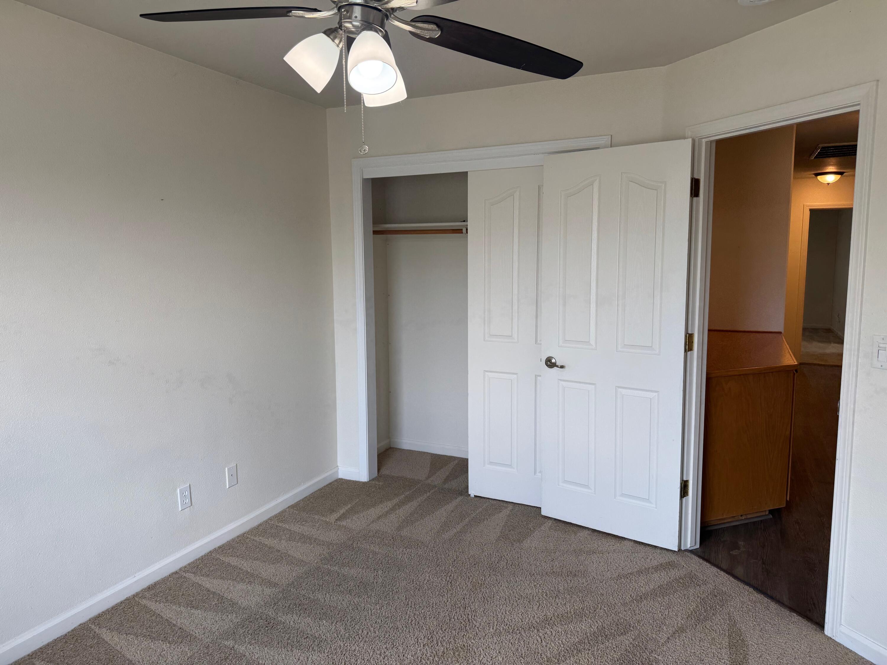 1960 E NE Sandalwood Ave, Tulare, CA 93274