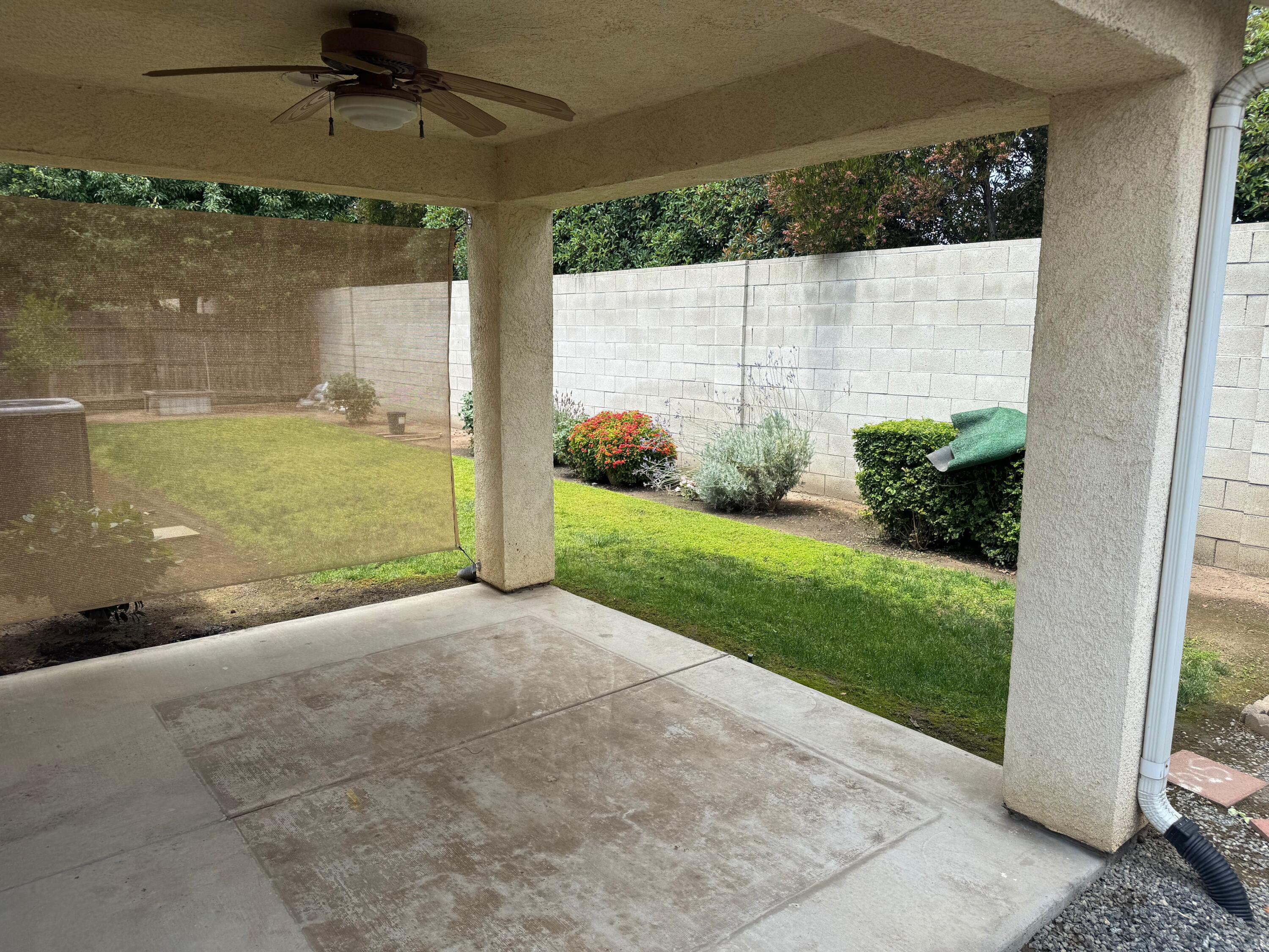 1960 E NE Sandalwood Ave, Tulare, CA 93274