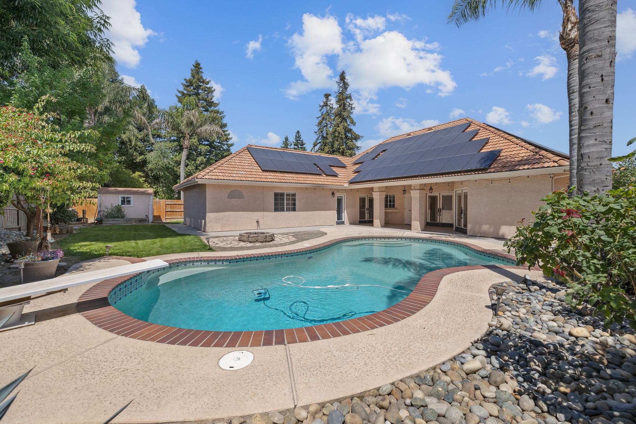 5941 W Cutler Ct, Visalia, CA 93277