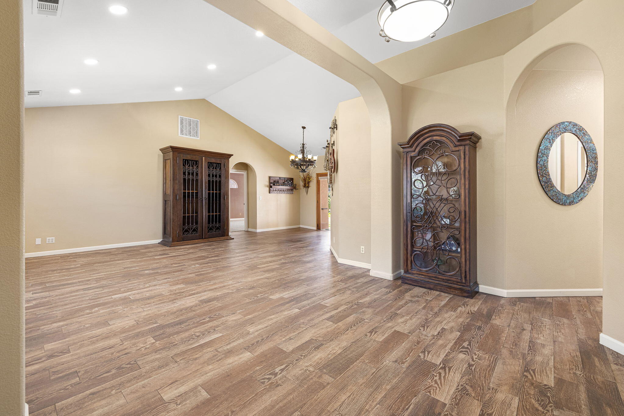 5941 W Cutler Ct, Visalia, CA 93277