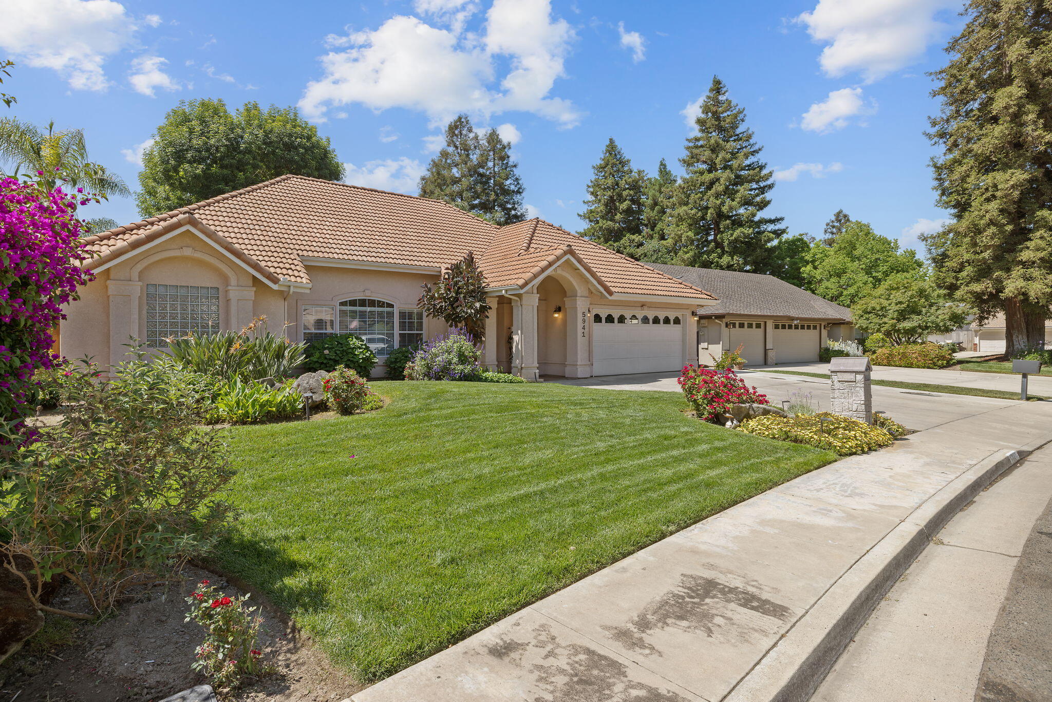 5941 W Cutler Ct, Visalia, CA 93277