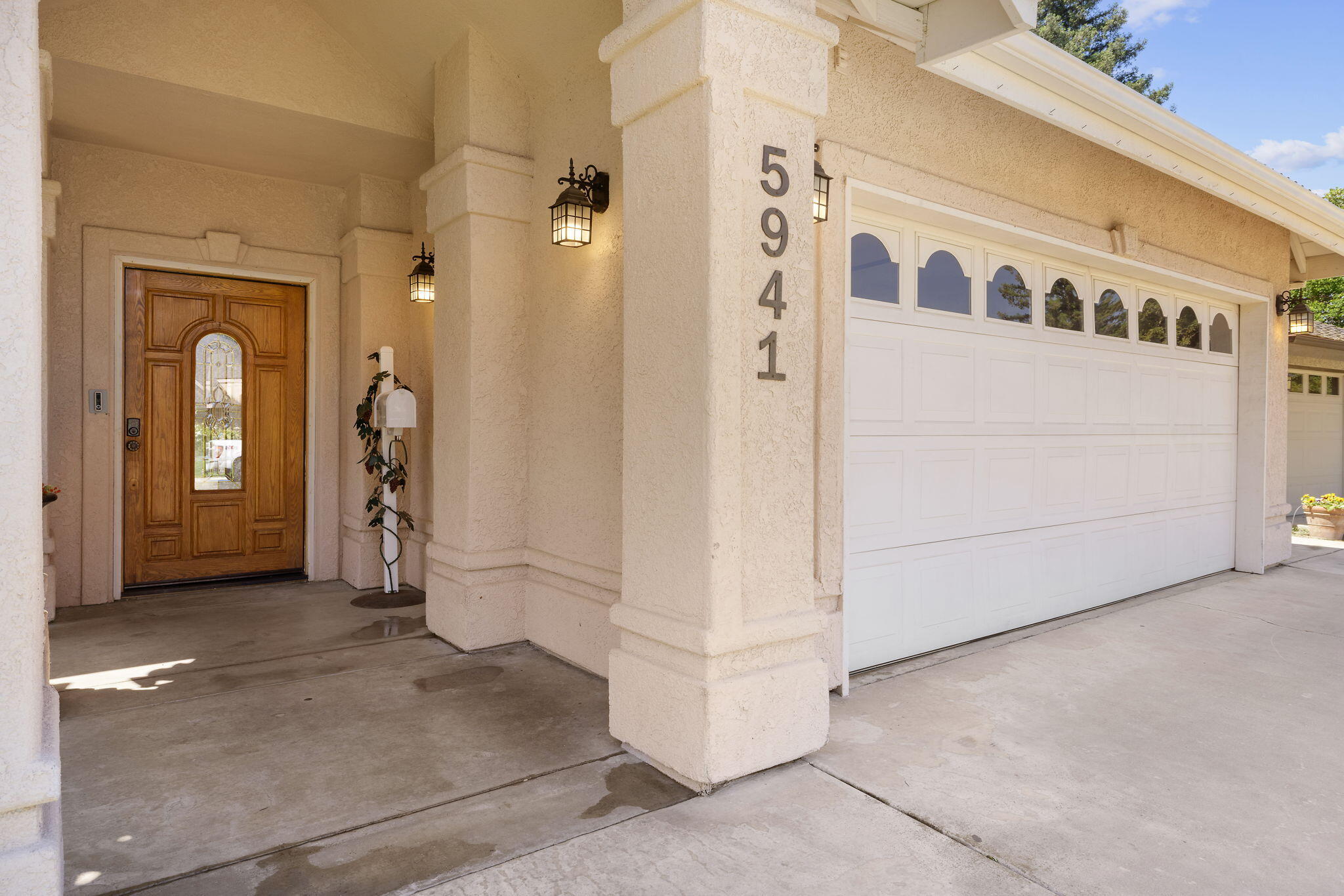 5941 W Cutler Ct, Visalia, CA 93277
