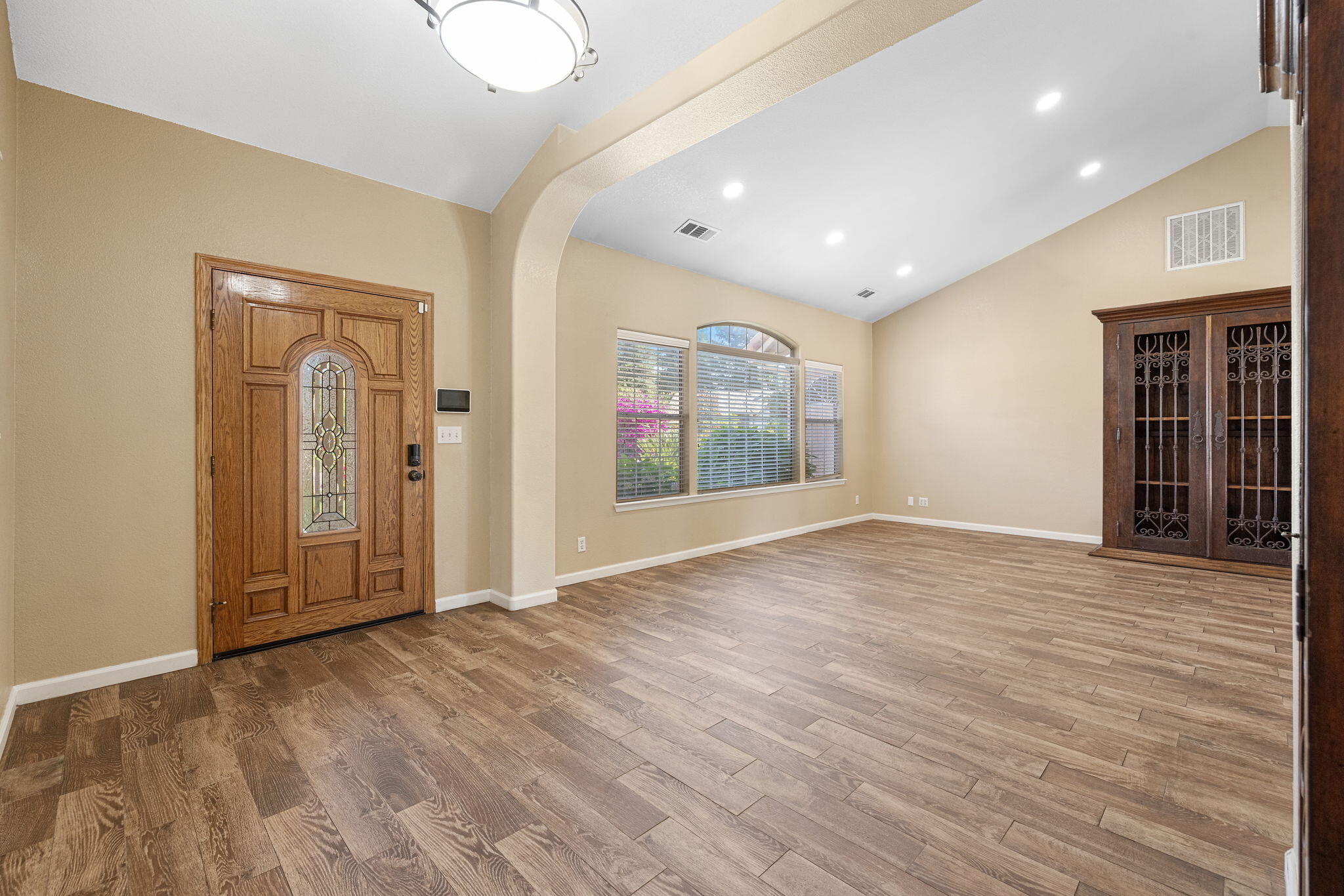 5941 W Cutler Ct, Visalia, CA 93277