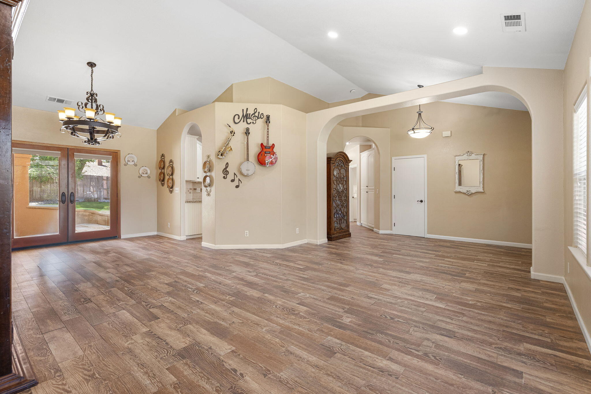 5941 W Cutler Ct, Visalia, CA 93277