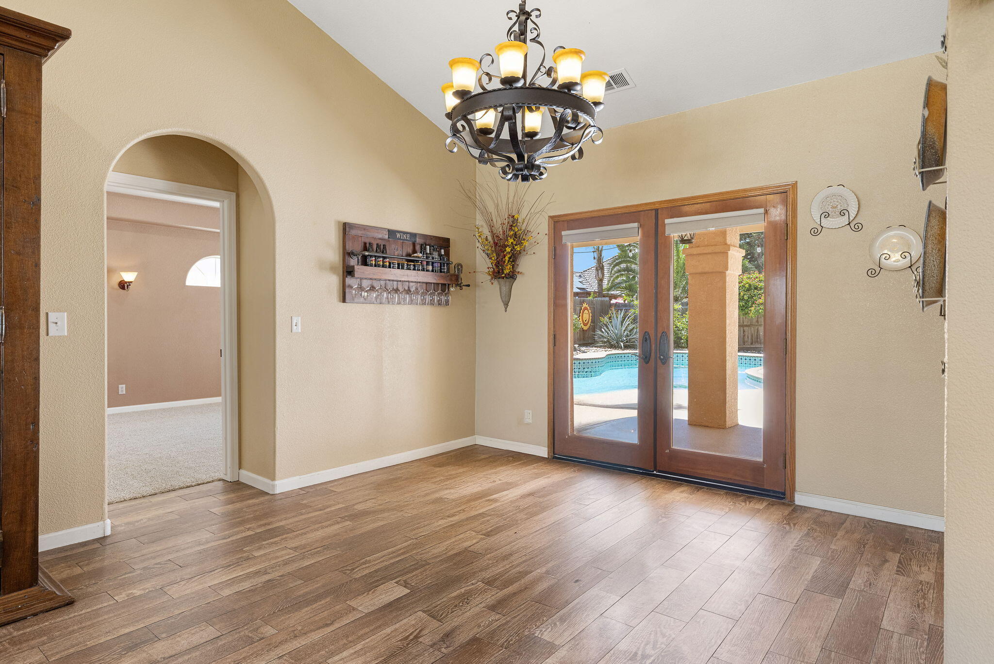 5941 W Cutler Ct, Visalia, CA 93277