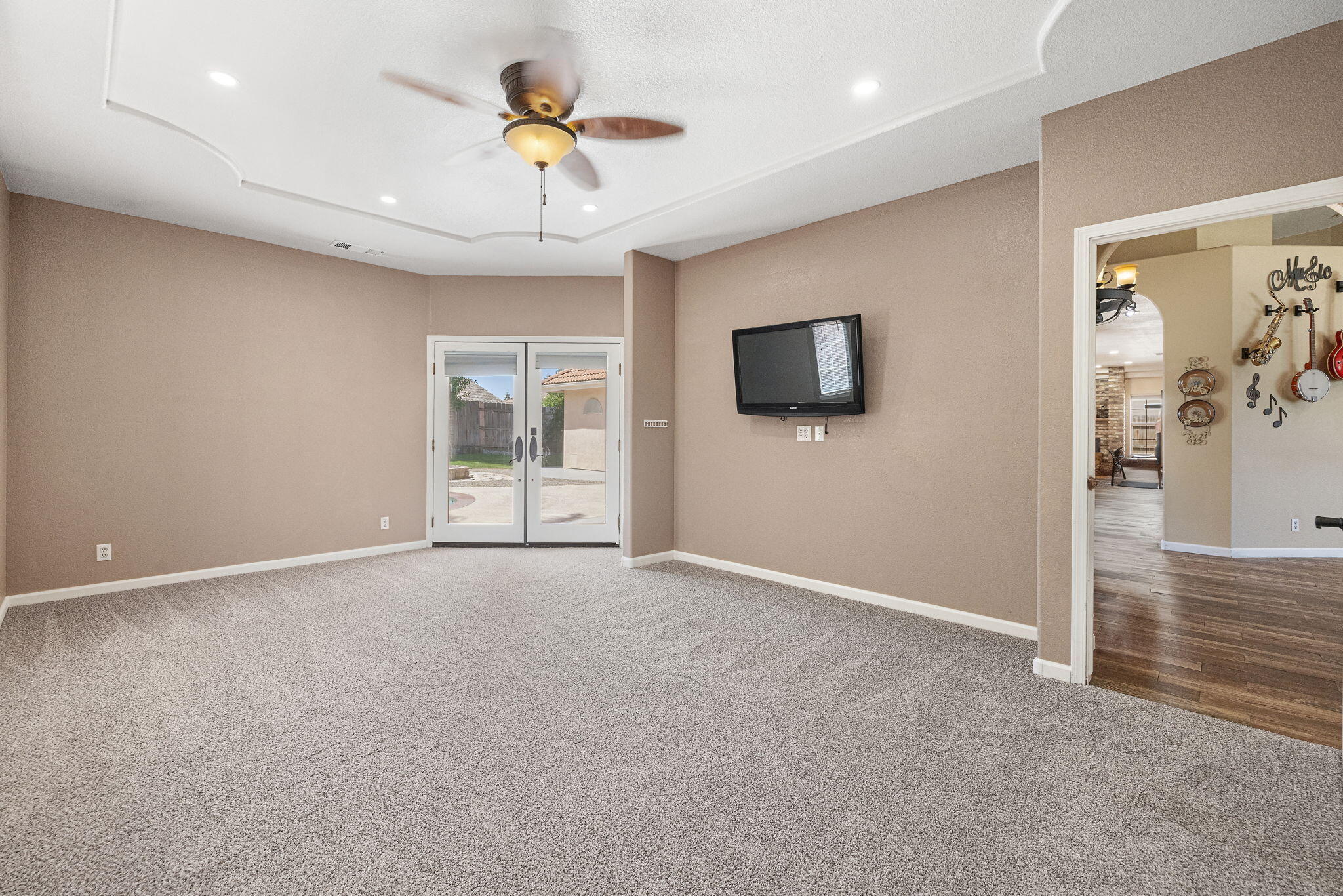5941 W Cutler Ct, Visalia, CA 93277