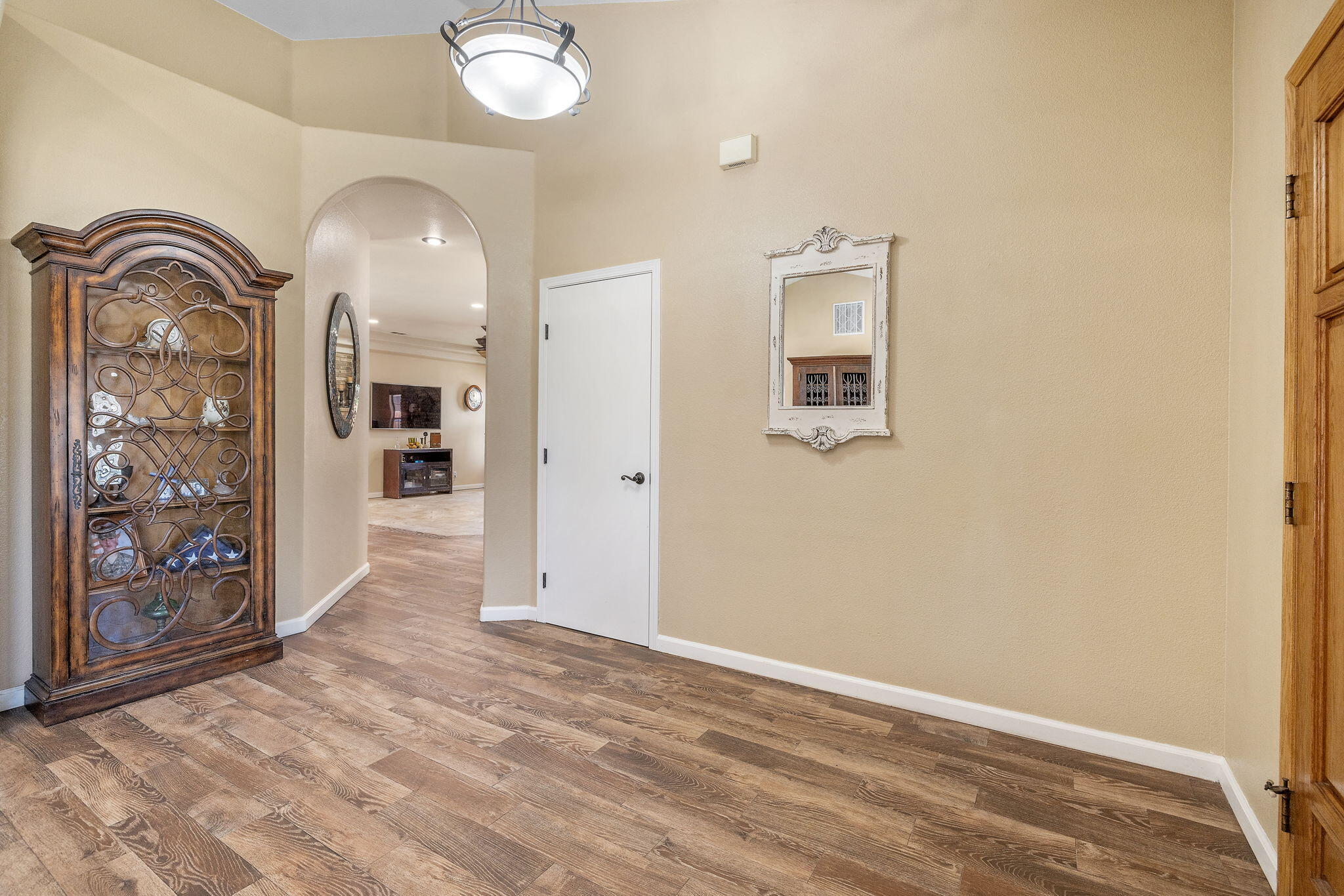 5941 W Cutler Ct, Visalia, CA 93277