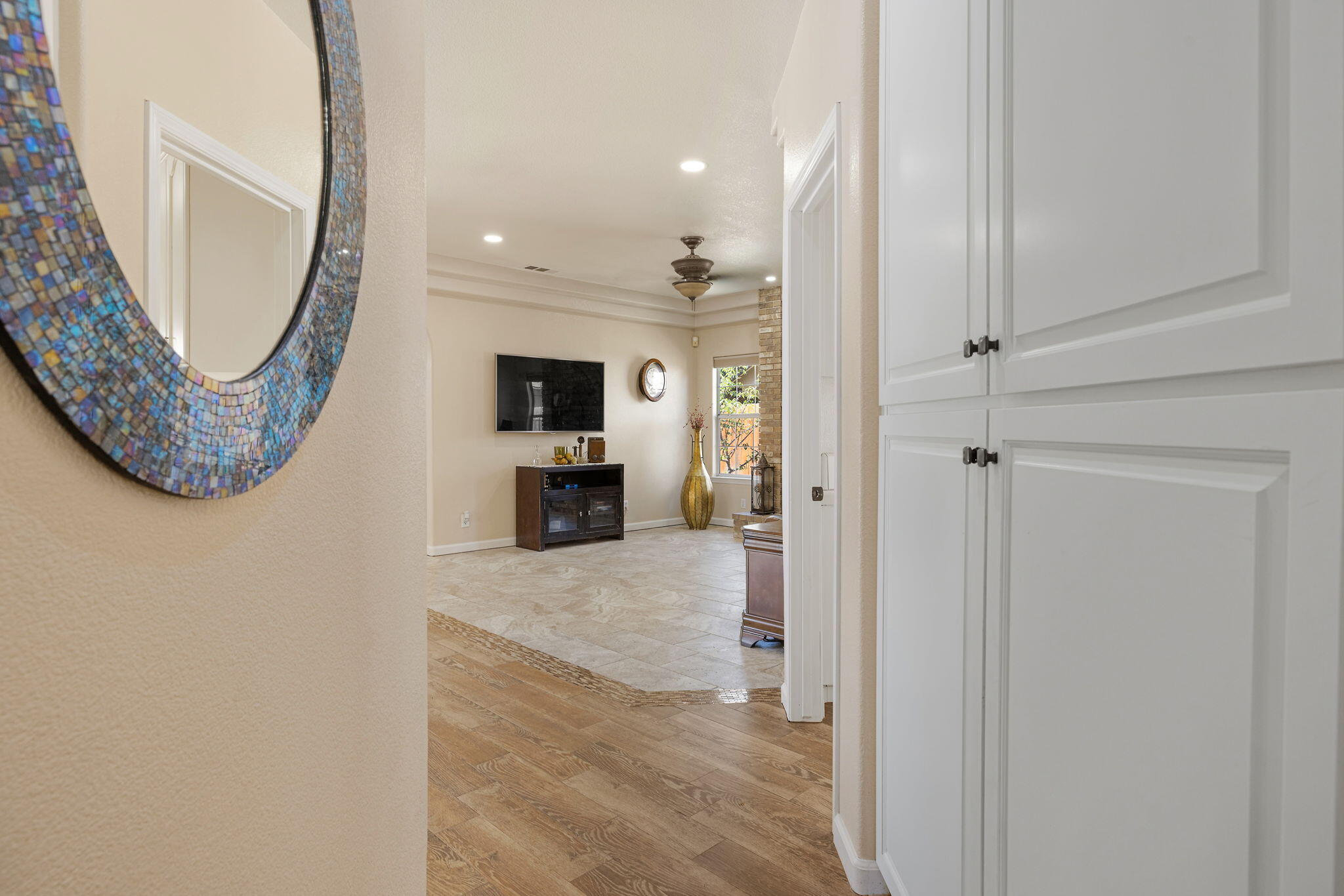 5941 W Cutler Ct, Visalia, CA 93277