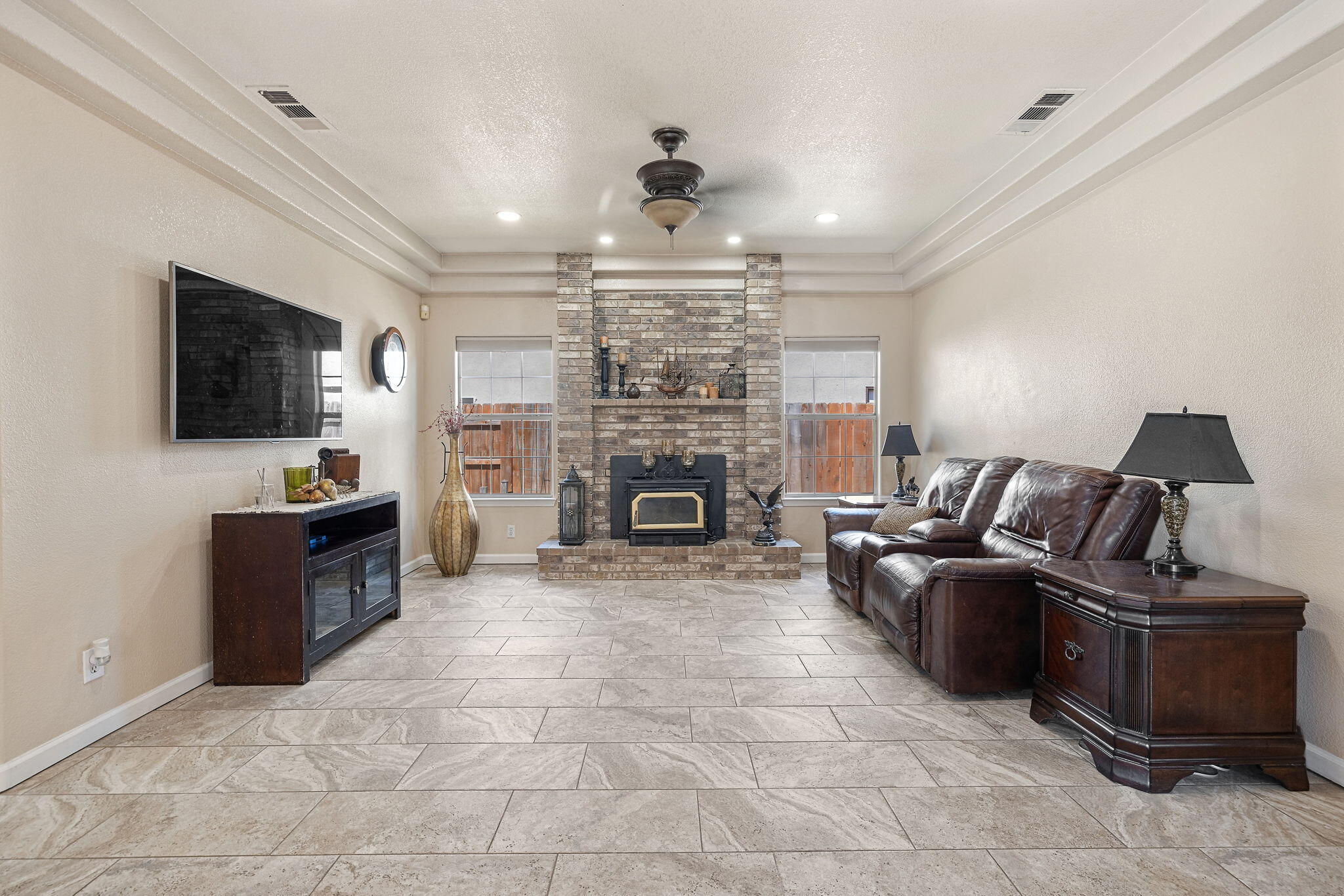 5941 W Cutler Ct, Visalia, CA 93277