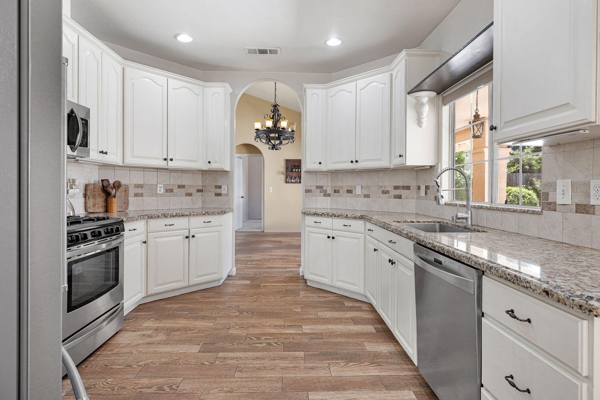 5941 W Cutler Ct, Visalia, CA 93277