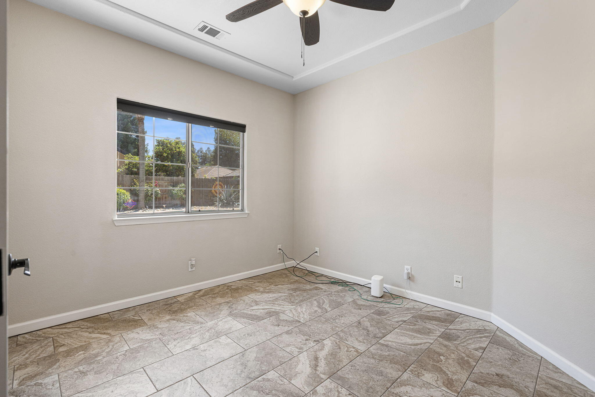 5941 W Cutler Ct, Visalia, CA 93277