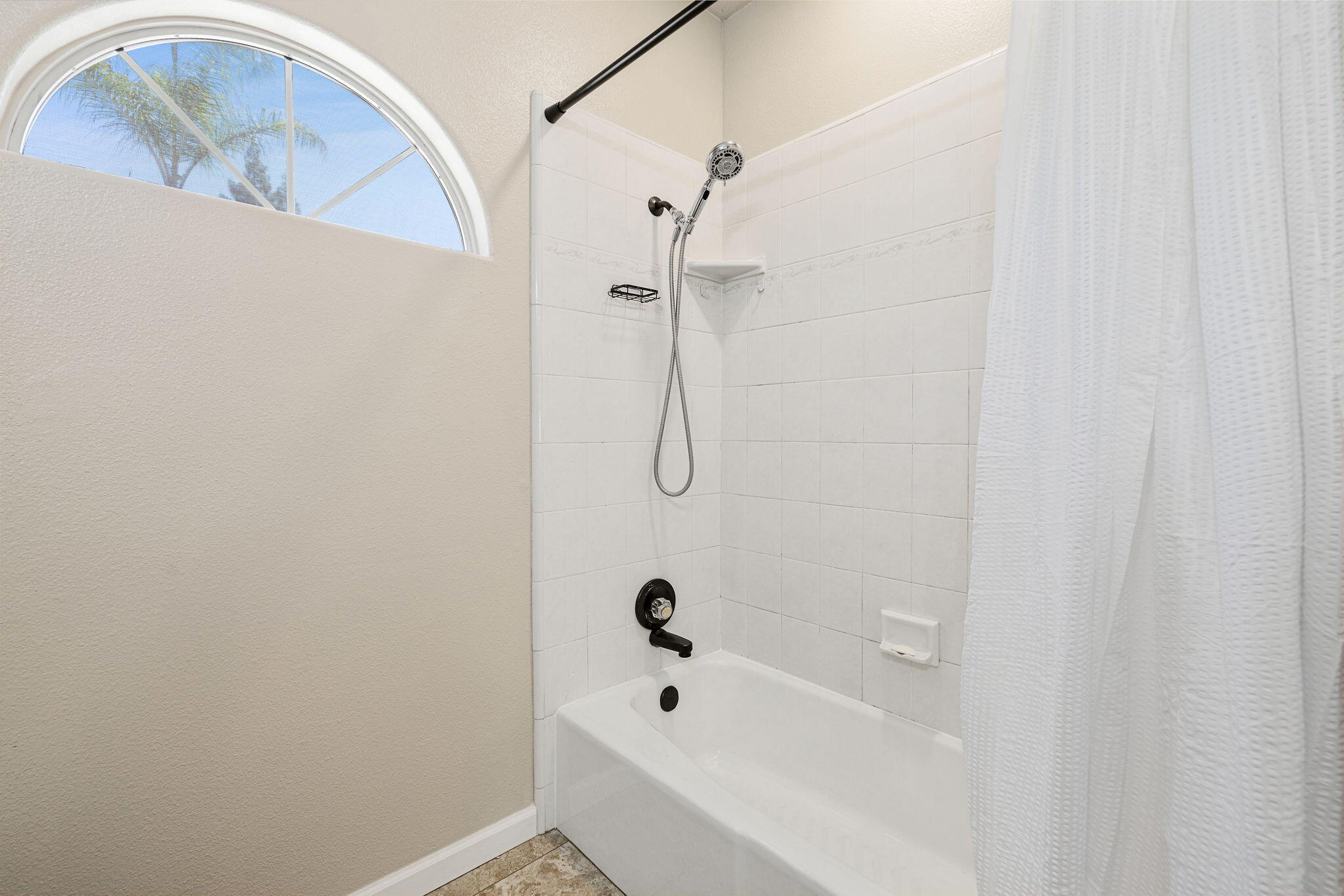 5941 W Cutler Ct, Visalia, CA 93277