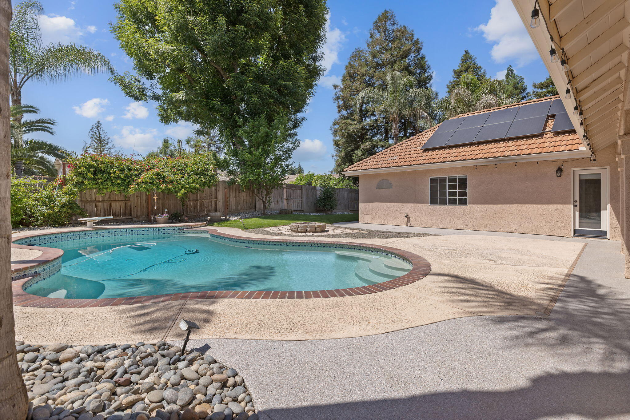 5941 W Cutler Ct, Visalia, CA 93277