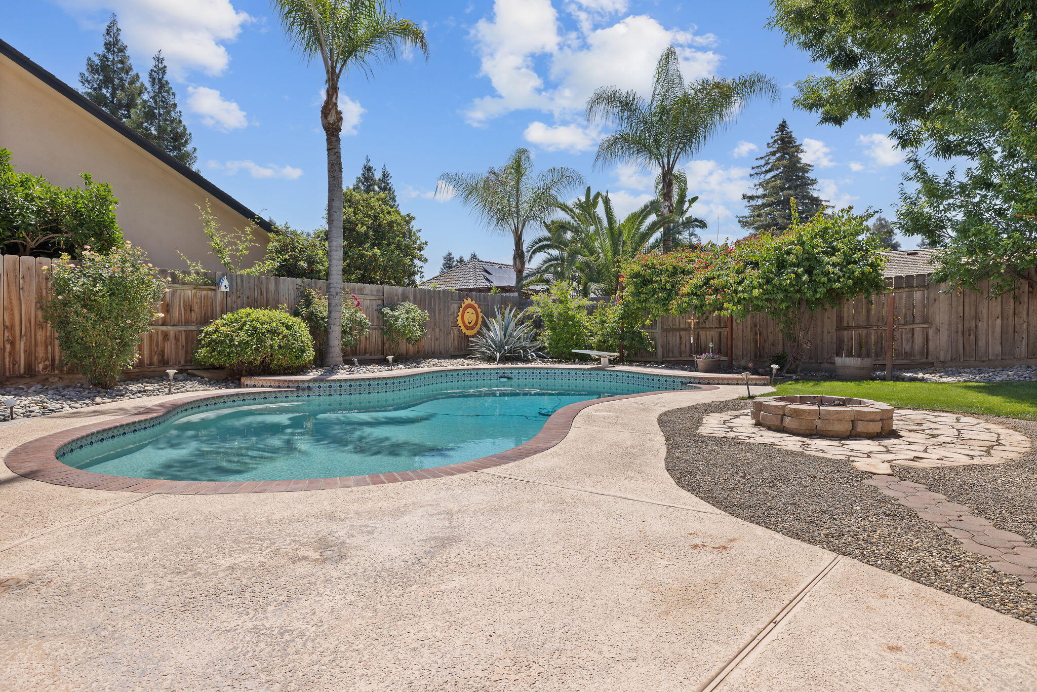 5941 W Cutler Ct, Visalia, CA 93277