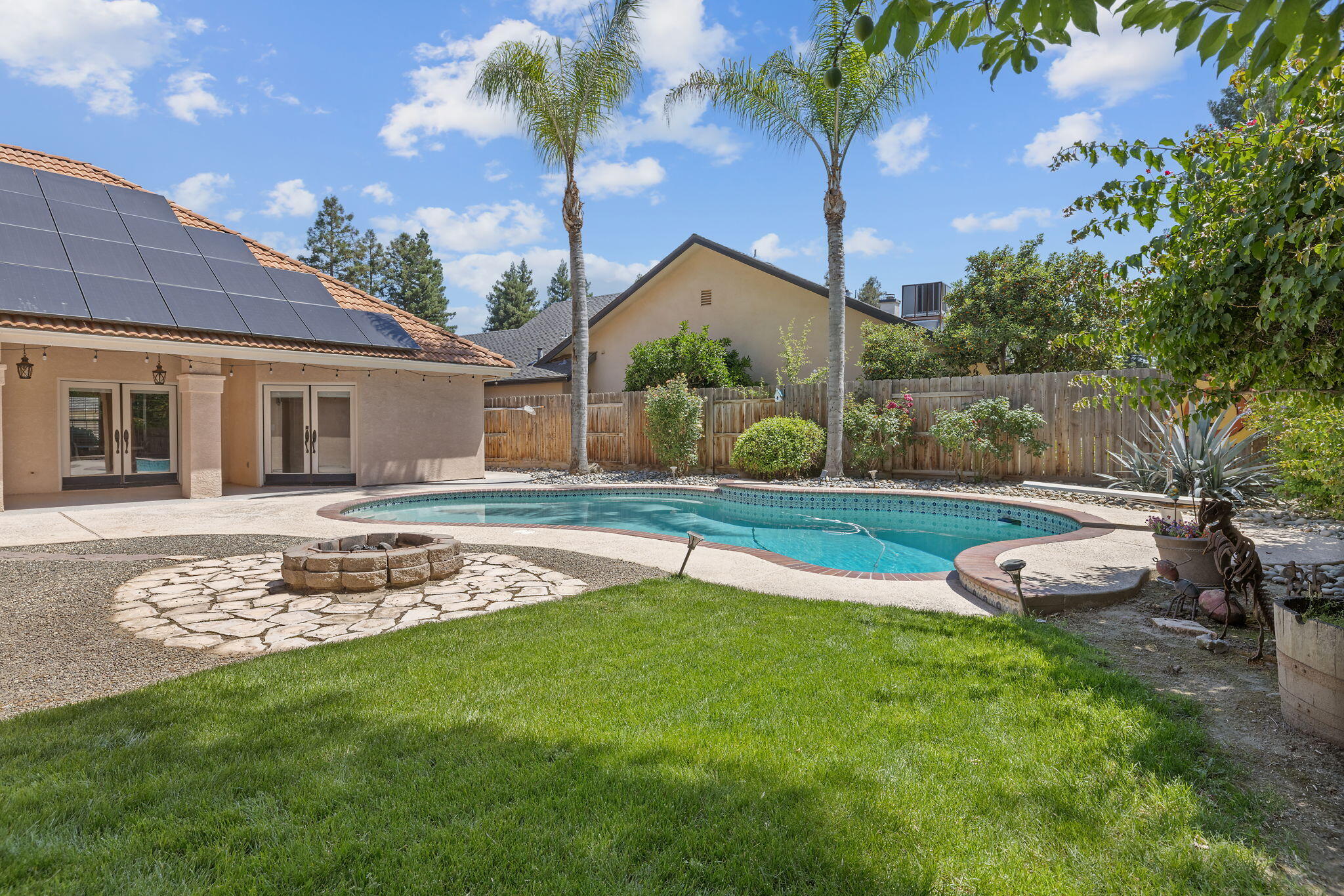 5941 W Cutler Ct, Visalia, CA 93277